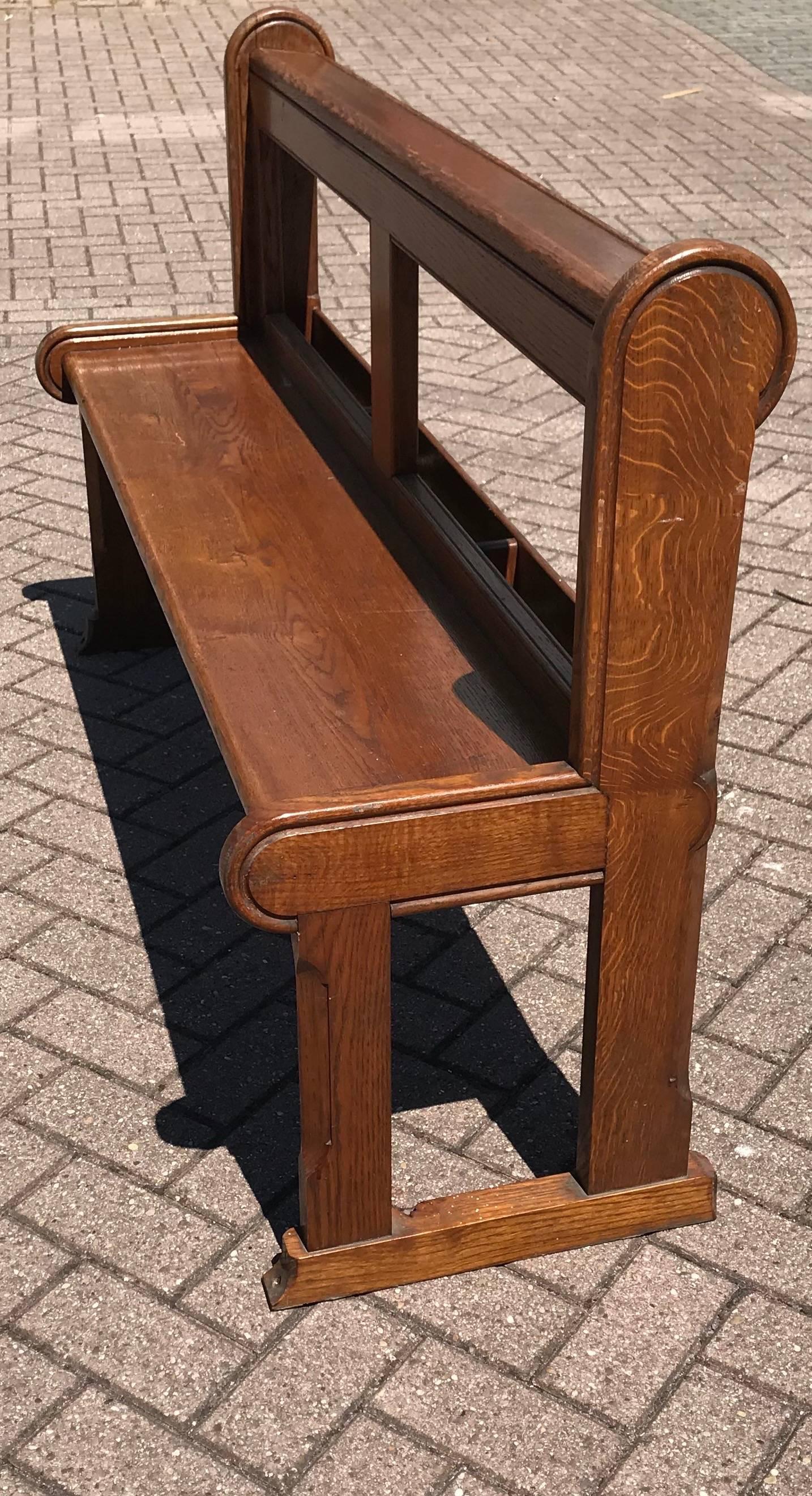 Antique and Handcrafted Gothic Revival Solid Tiger Oak Practical Hallway Bench For Sale 2