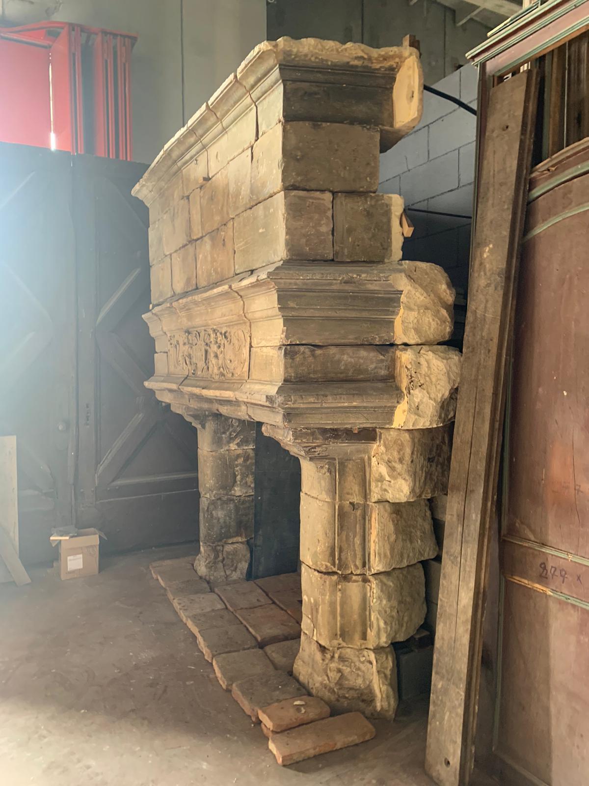 Antique and Important, Large Fireplace in Burgundy Stone, 16th Century France For Sale 4