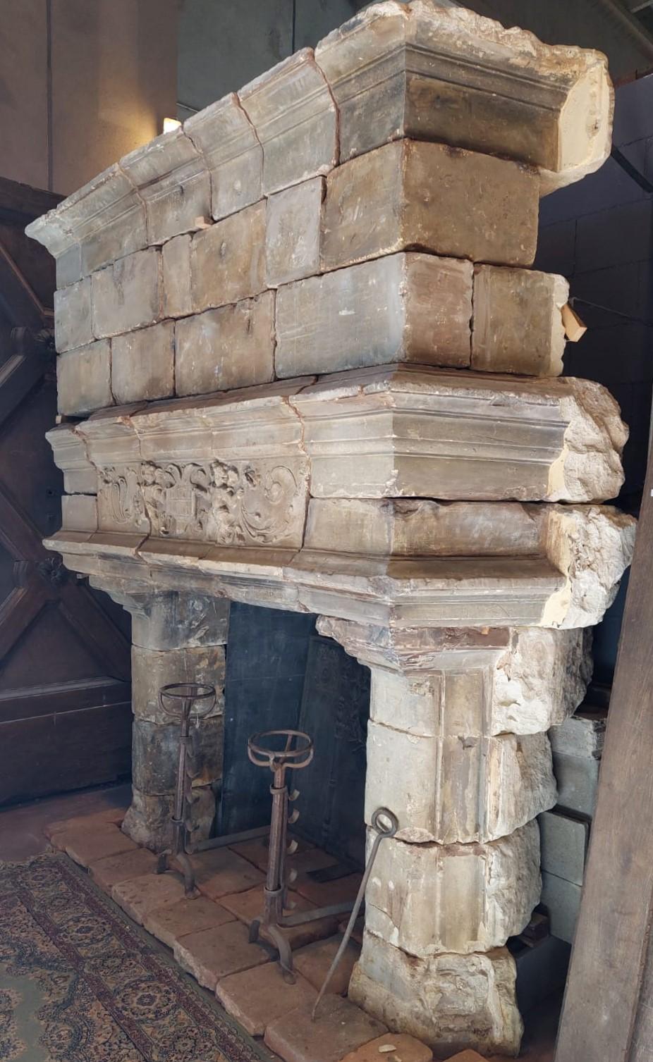 Antique and Important, Large Fireplace in Burgundy Stone, 16th Century France For Sale 9