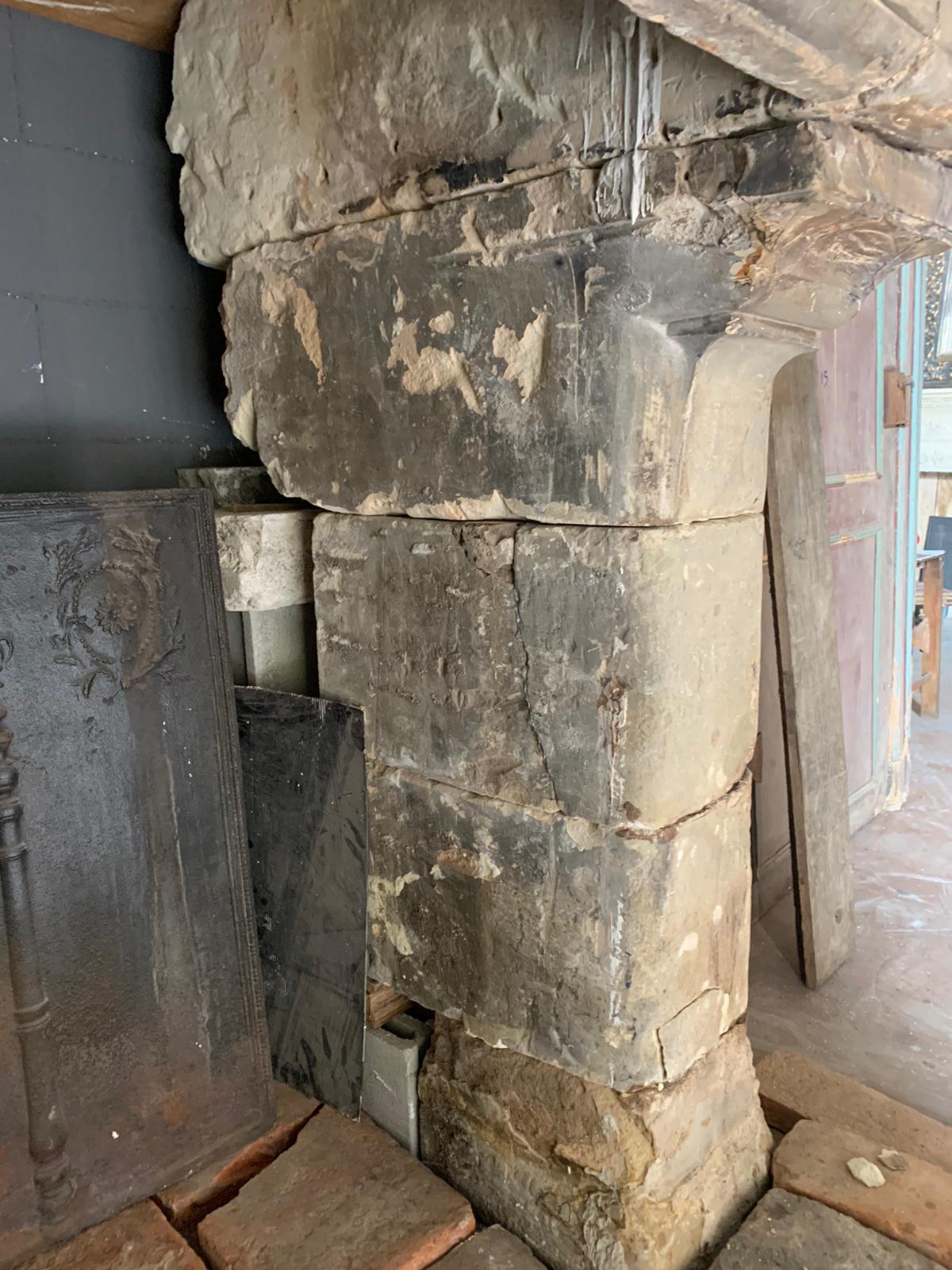 Antique and Important, Large Fireplace in Burgundy Stone, 16th Century France For Sale 2