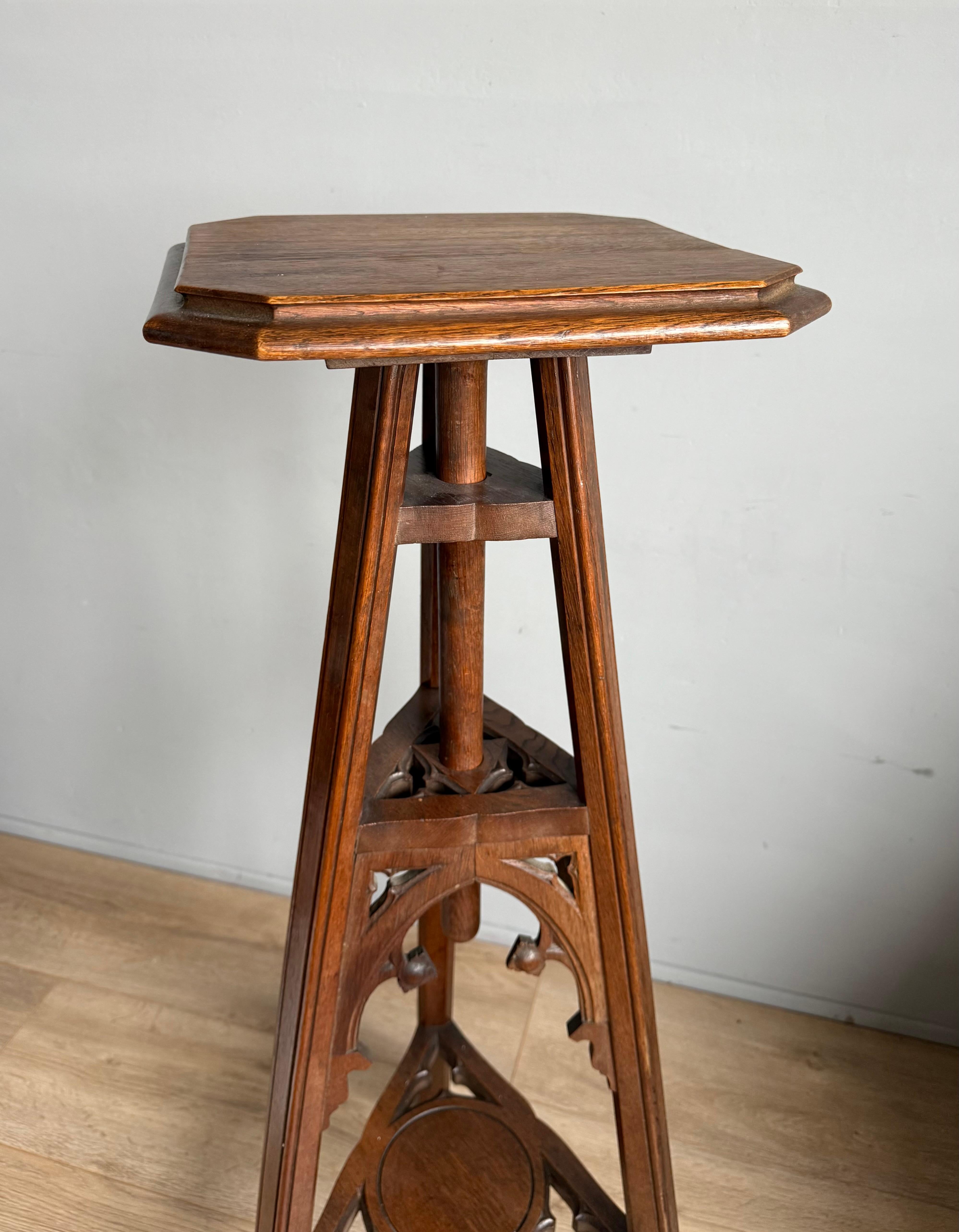 Antiguo caballete de iglesia de roble tallado, caballete de estudio o pedestal de renacimiento gótico en venta 4