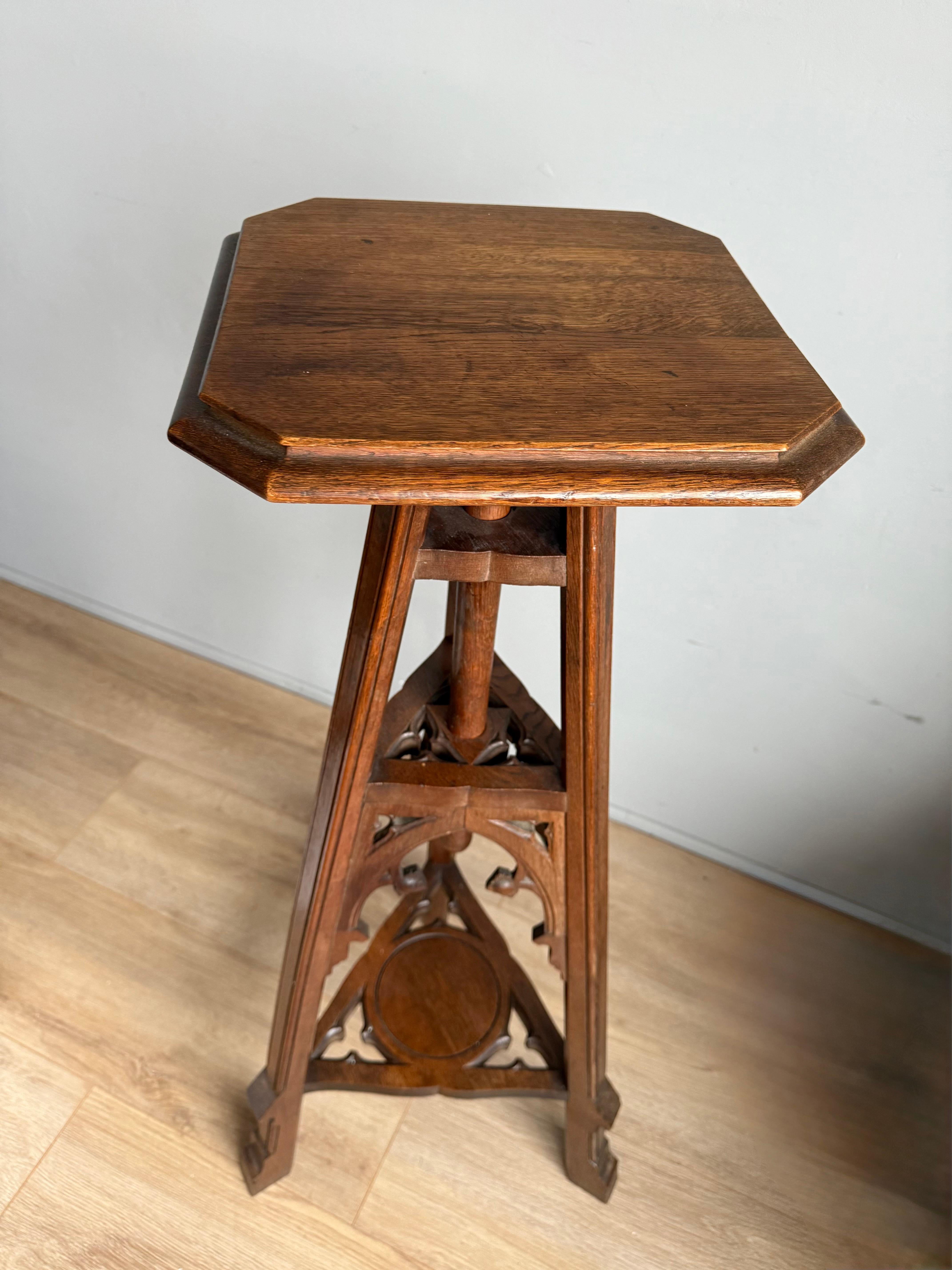 Antiguo caballete de iglesia de roble tallado, caballete de estudio o pedestal de renacimiento gótico en venta 5