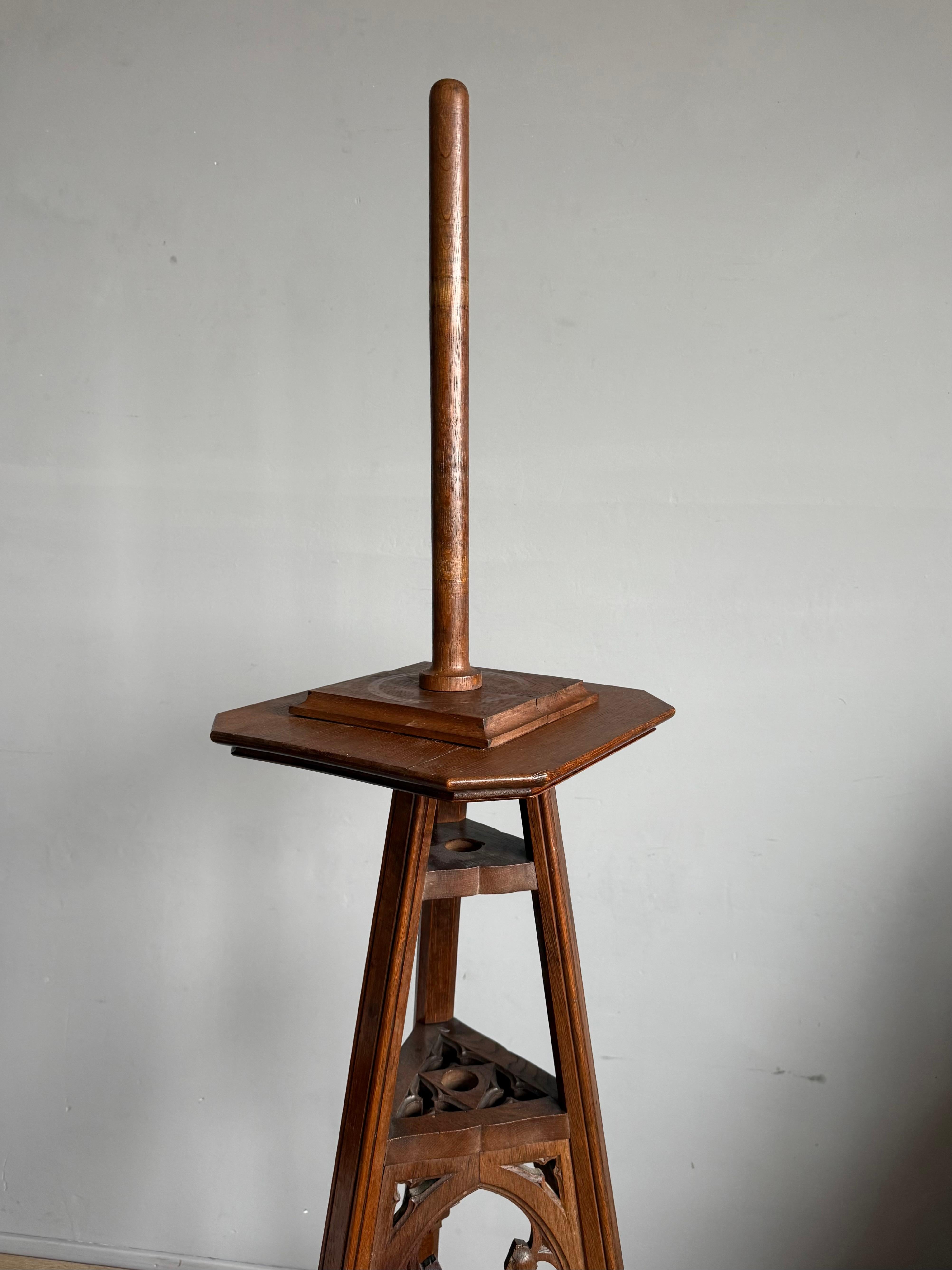 Antiguo caballete de iglesia de roble tallado, caballete de estudio o pedestal de renacimiento gótico en venta 7