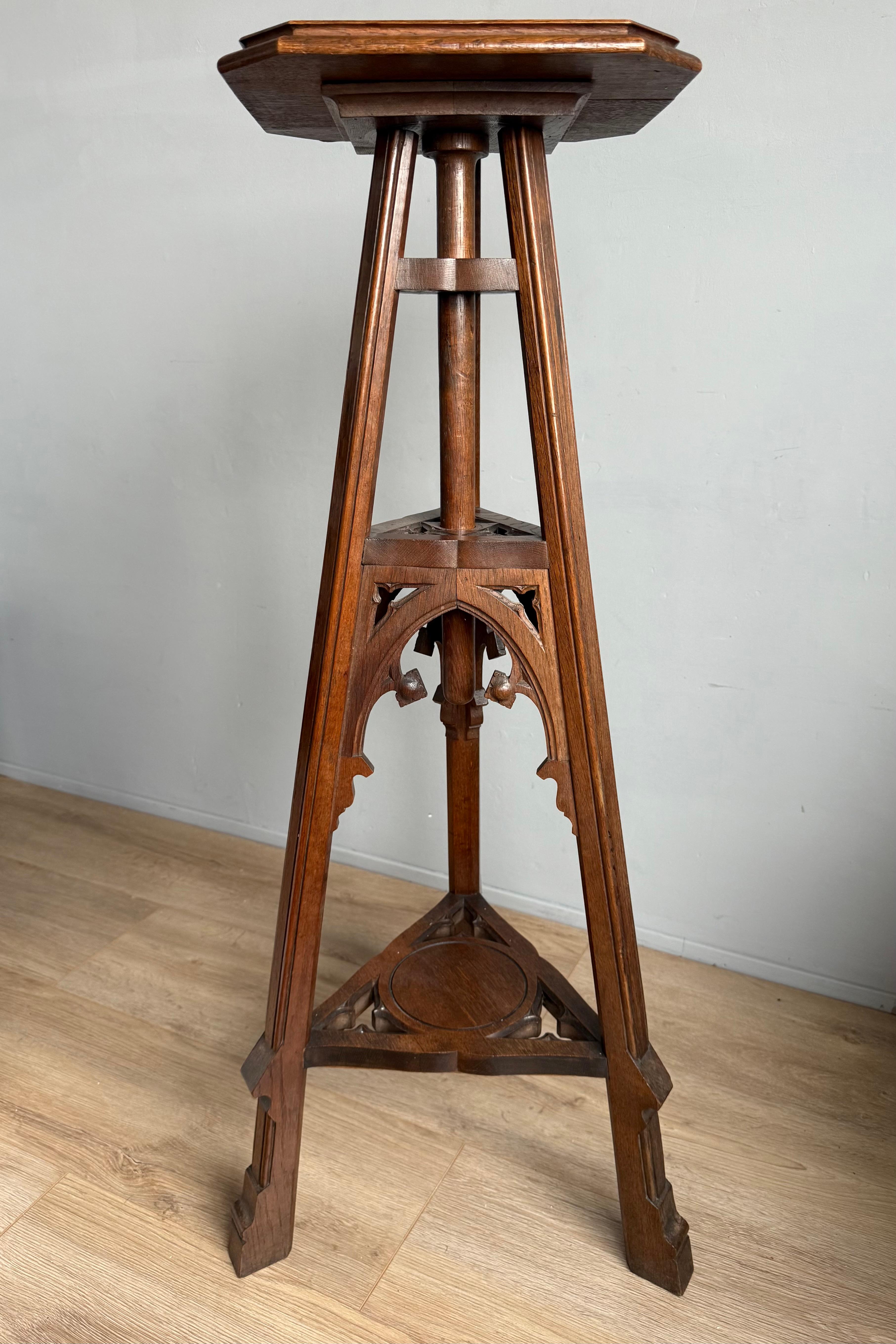 Antiguo caballete de iglesia de roble tallado, caballete de estudio o pedestal de renacimiento gótico en venta 9