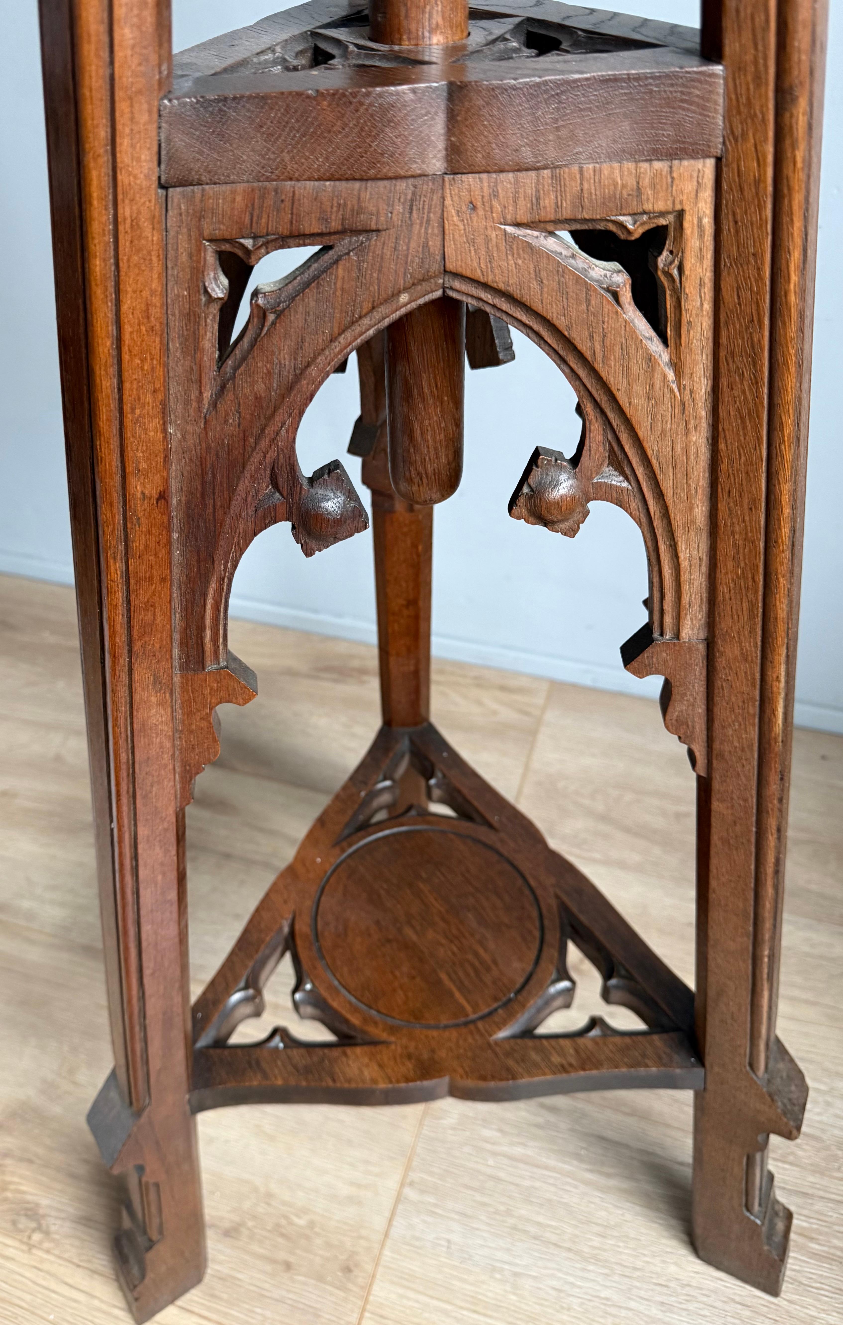 Antiguo caballete de iglesia de roble tallado, caballete de estudio o pedestal de renacimiento gótico en venta 12