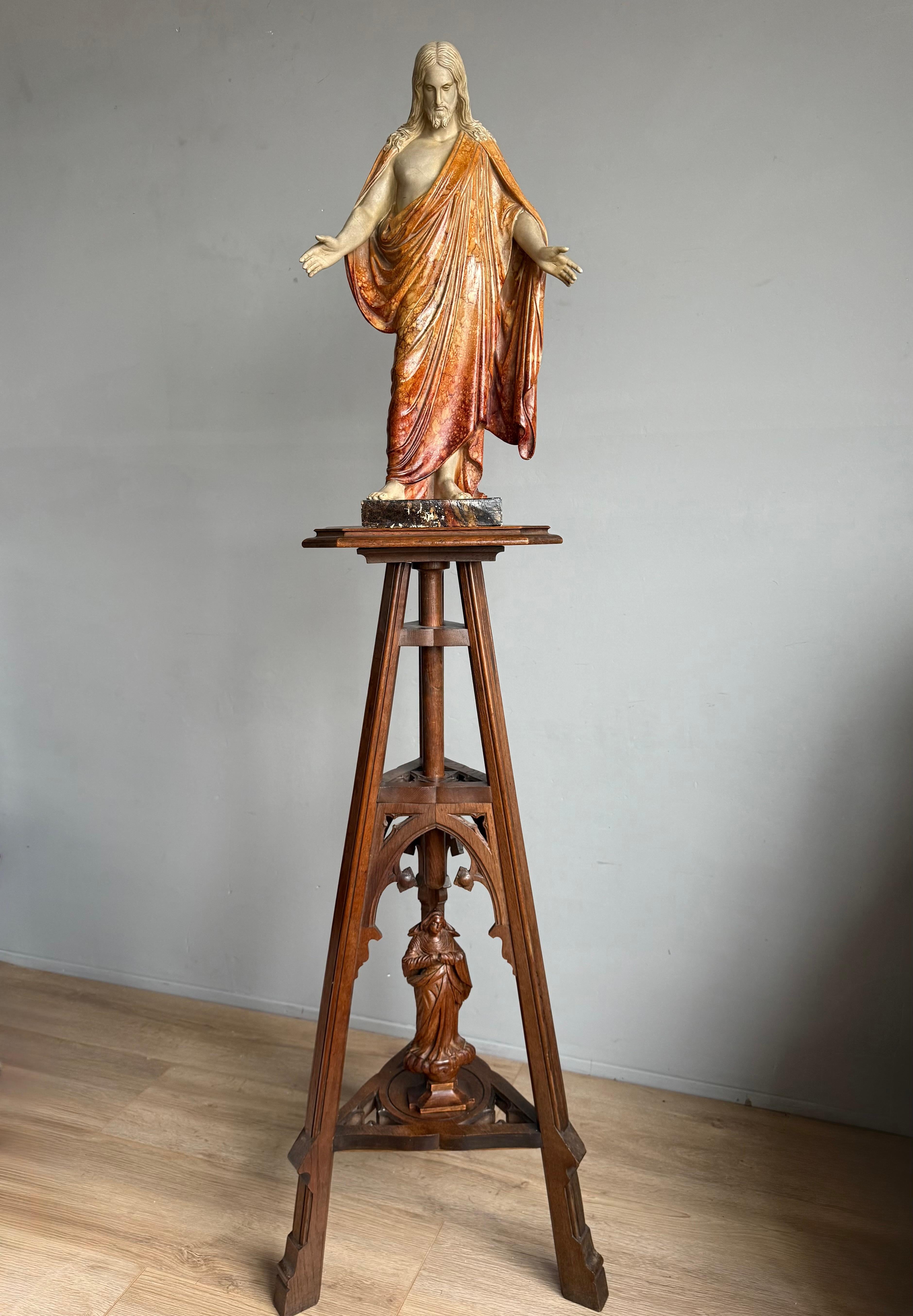 Antiguo caballete de iglesia de roble tallado, caballete de estudio o pedestal de renacimiento gótico en Bueno estado para la venta en Lisse, NL