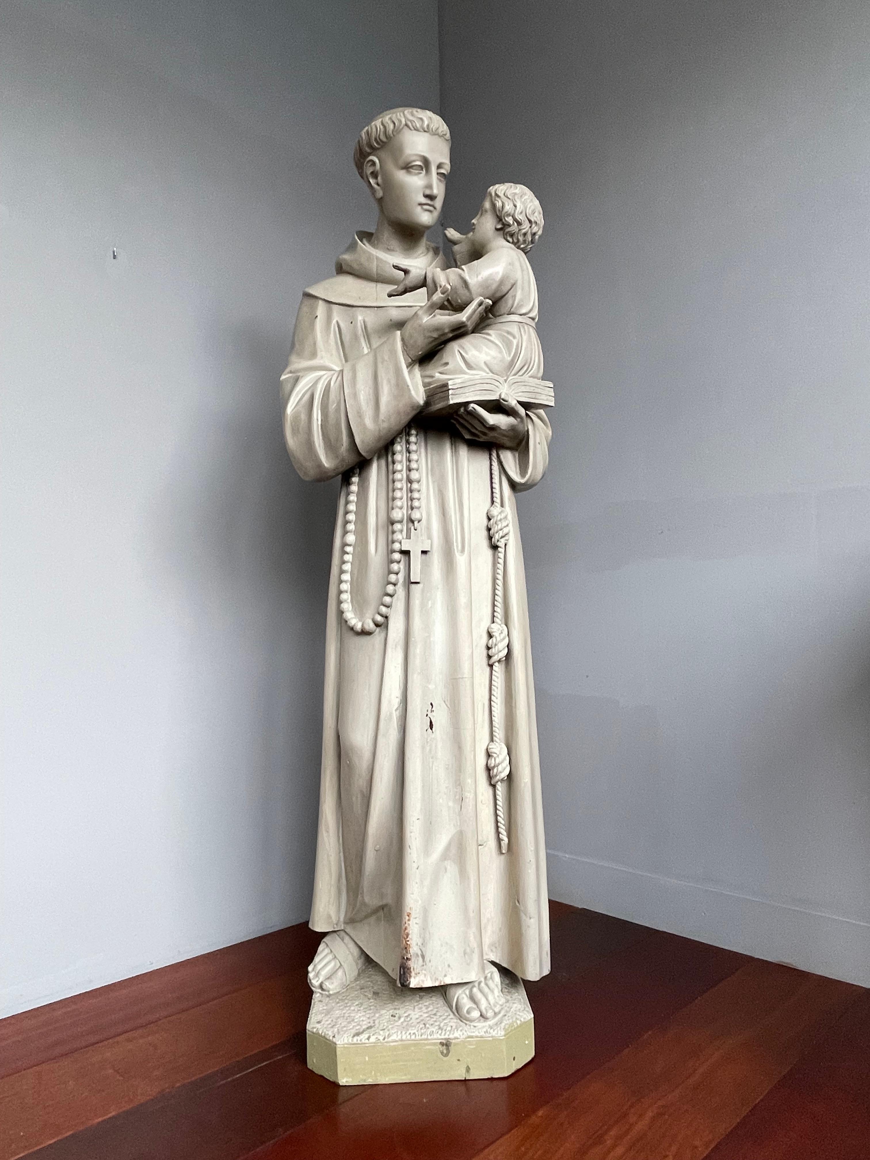 Ancienne et grande statue/sculpture en bois sculptée à la main de Saint Antoine de Padoue en vente 2