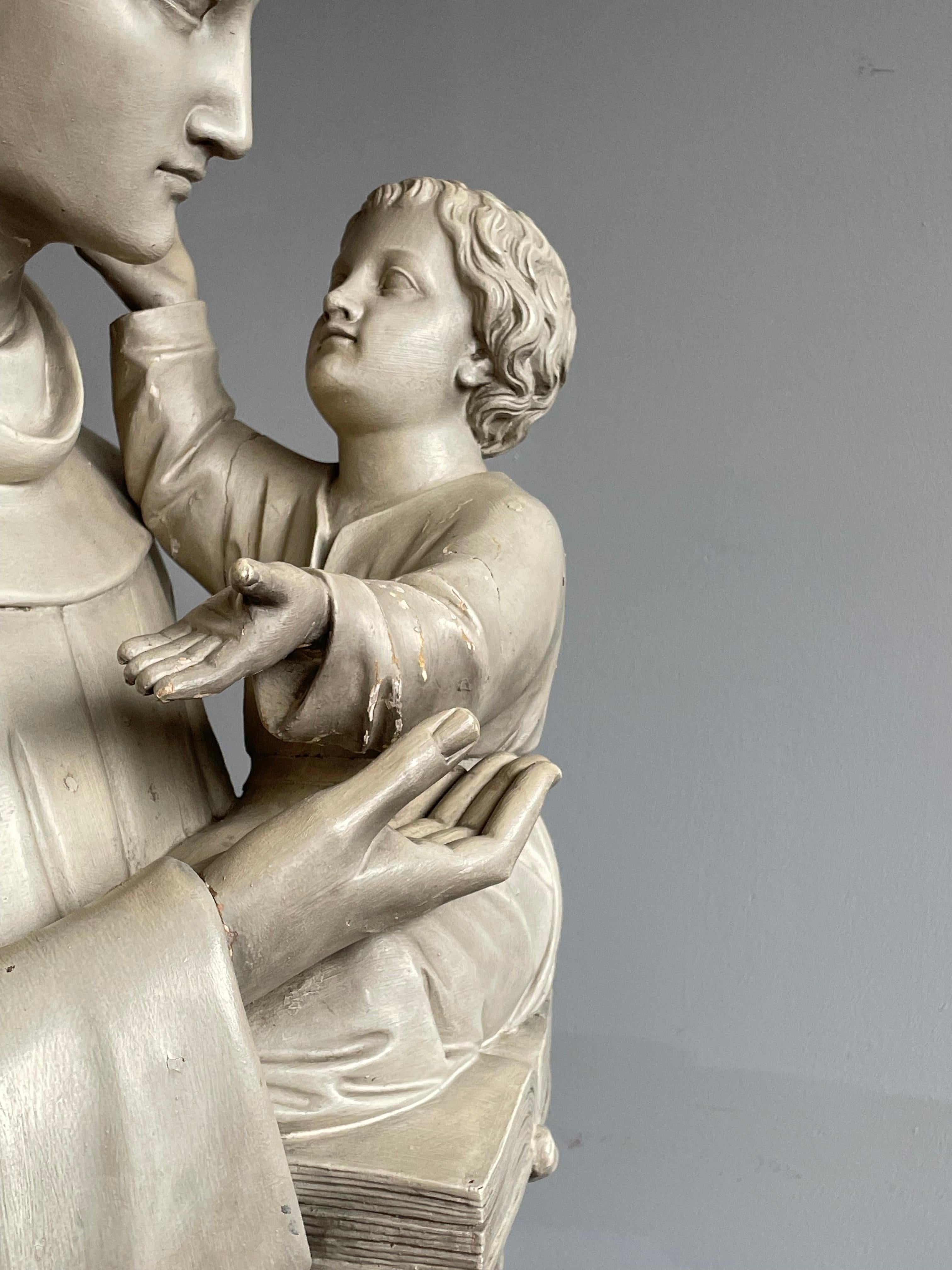 Sculpté à la main Ancienne et grande statue/sculpture en bois sculptée à la main de Saint Antoine de Padoue en vente