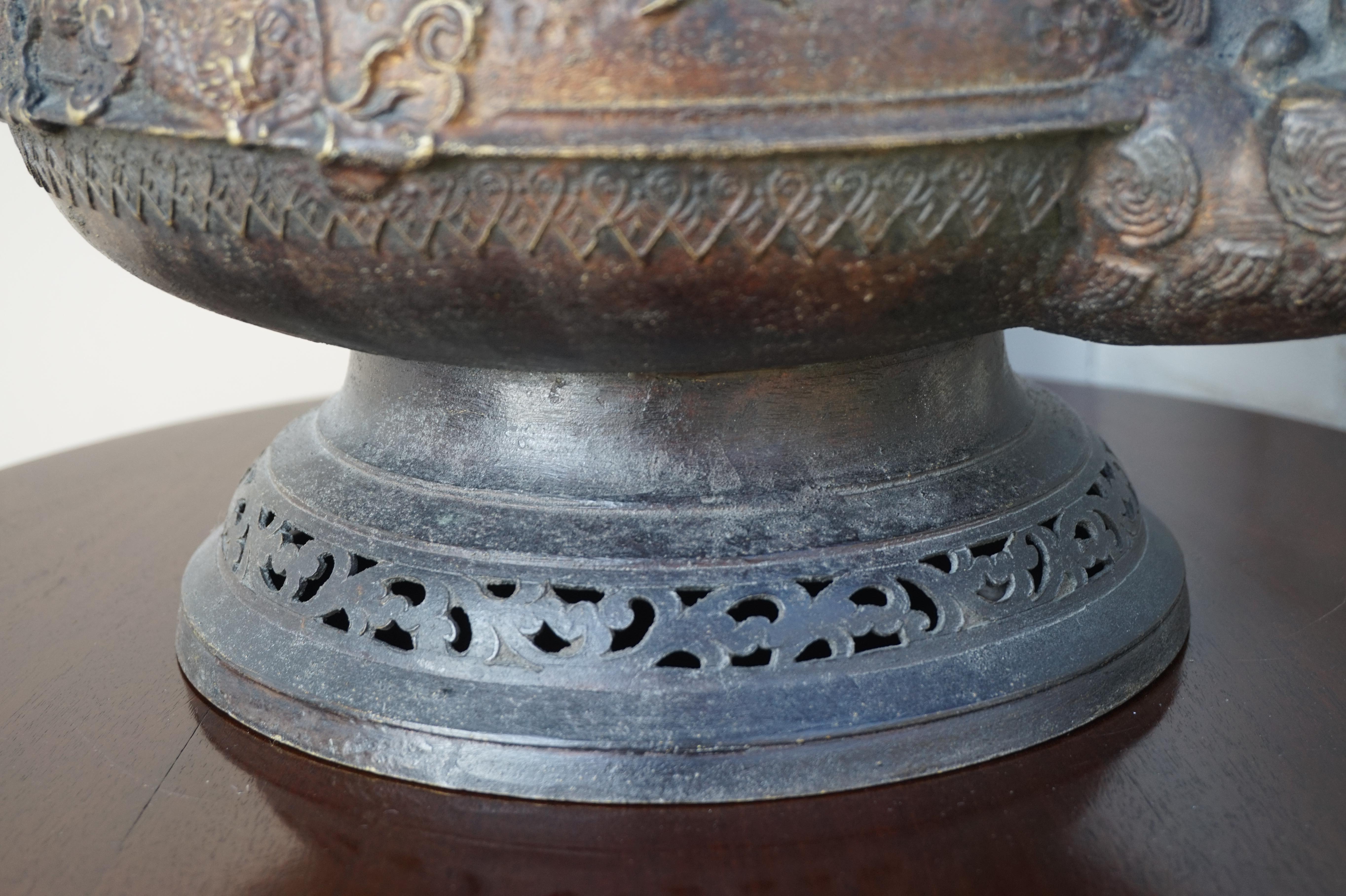 Antique and Largest Ever Malay Brunei Ritual Bronze Kettle w. Animal Sculptures 10