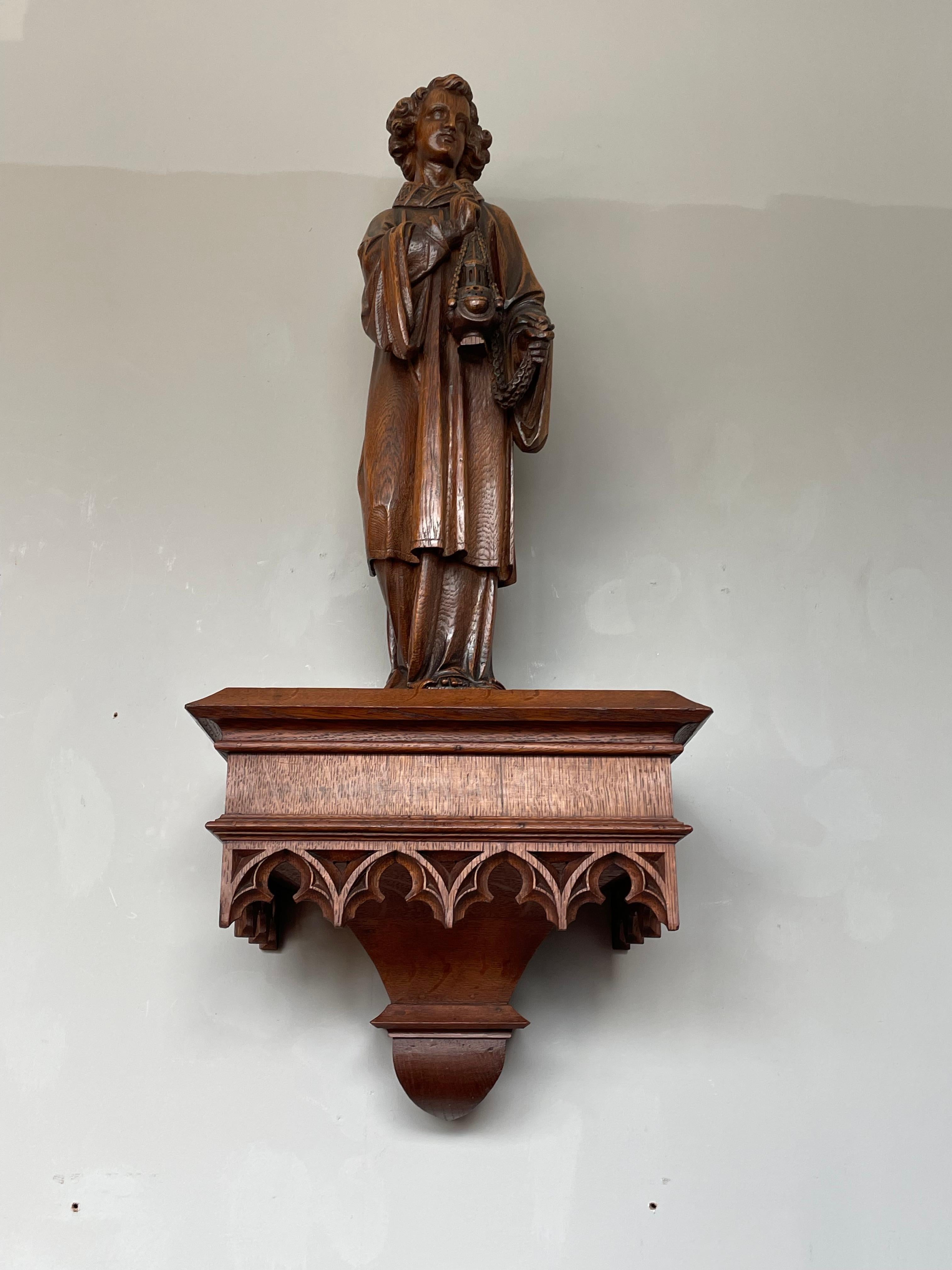 Antique and Quality Hand Carved Solid Oak Gothic Church Wall Bracket or Shelf In Excellent Condition For Sale In Lisse, NL