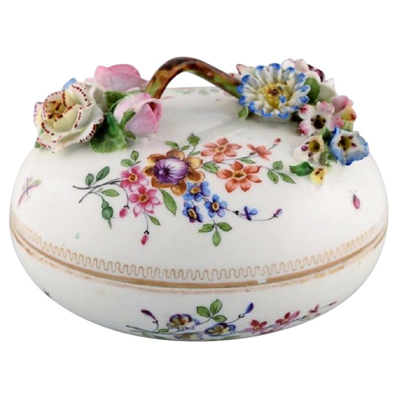 Antique and Rare Meissen Bonbonniere in Hand Painted Porcelain, 19th Century For Sale