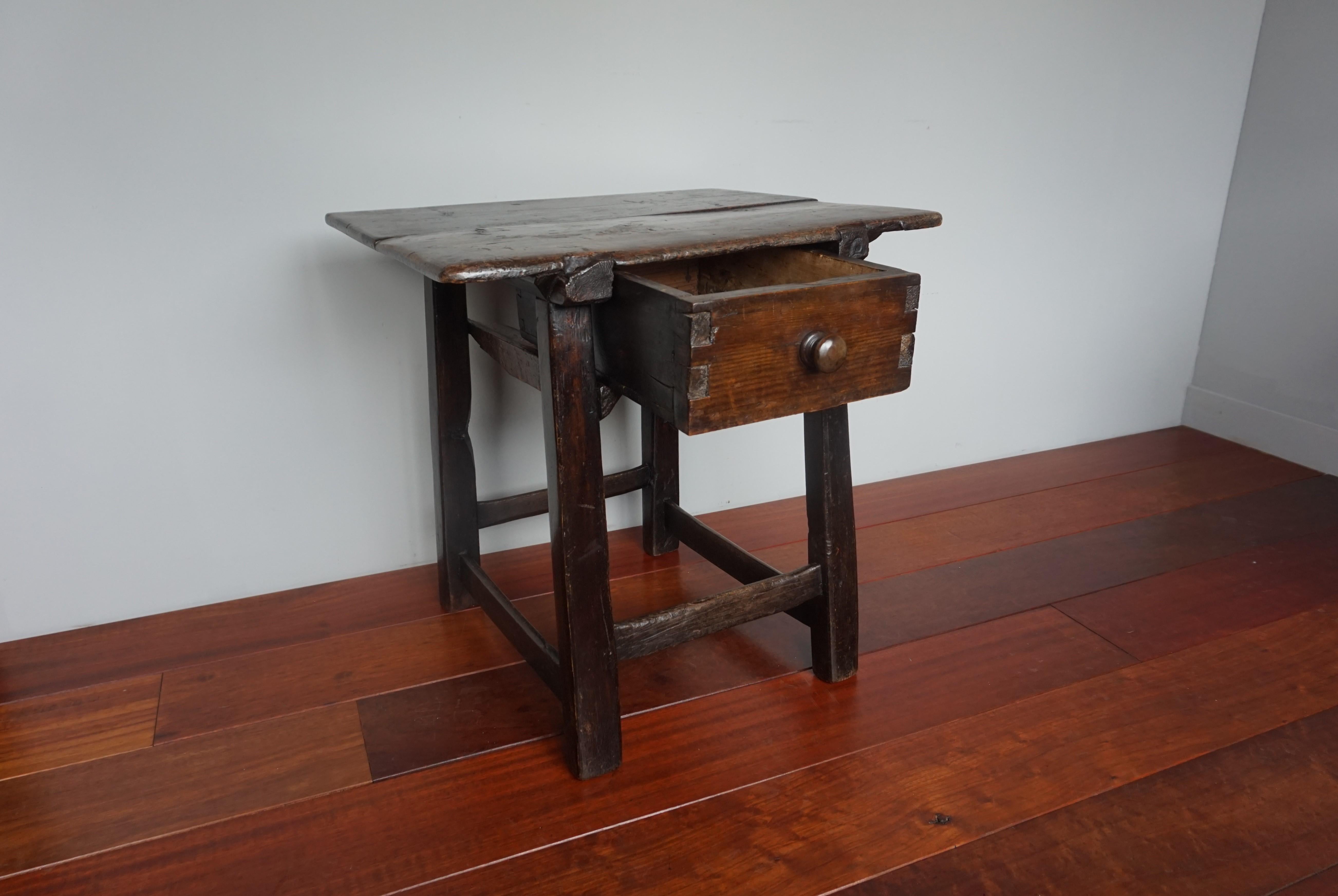 Antique and Rustic Early 1700s Wooden Spanish Countryside Pay Table with Drawer 7