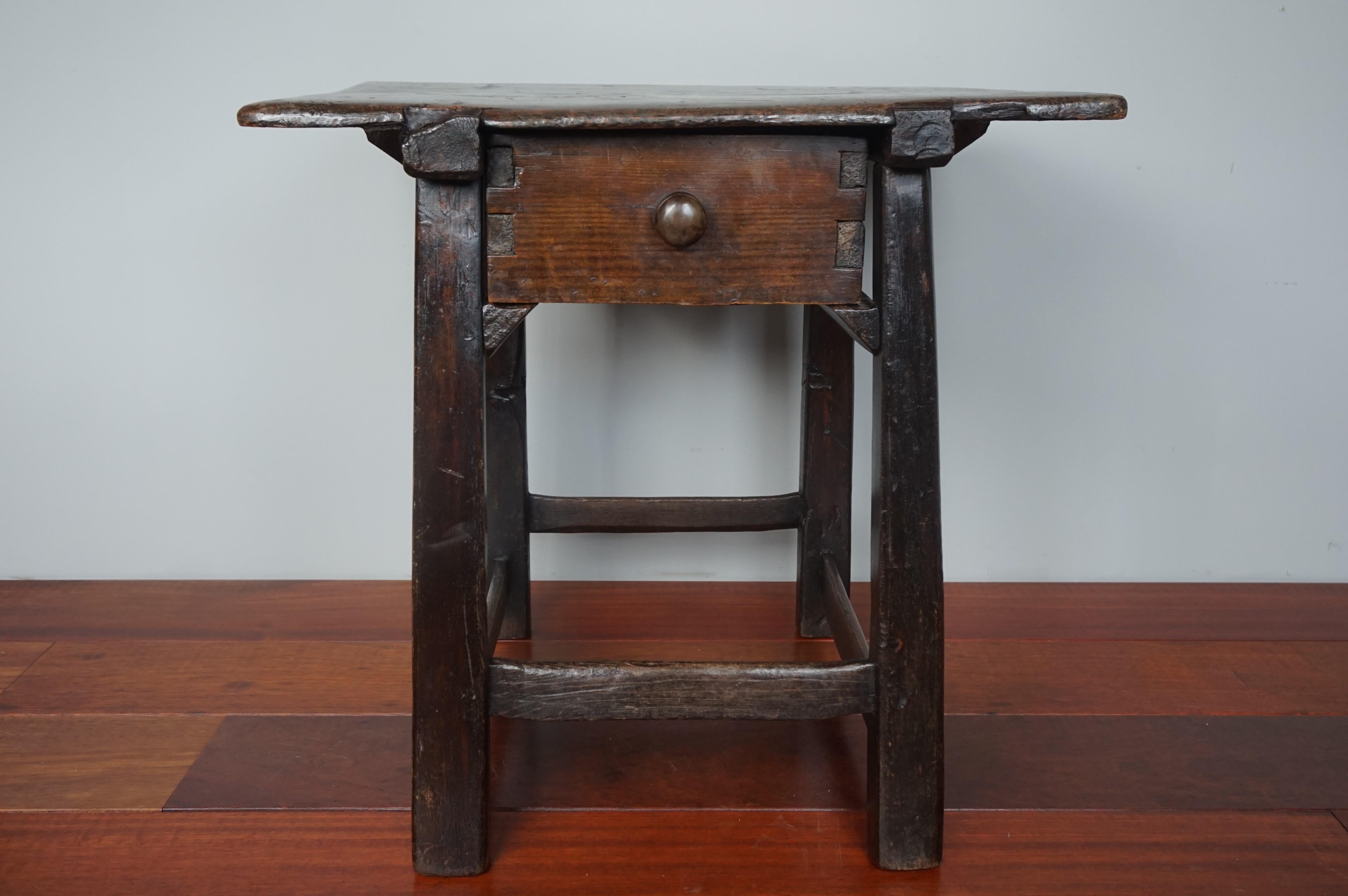 Beautifully time worn, early 18th century end or side table.

This relatively small size antique table is a joy to look at and the history of this kind of table makes it very interesting as well. Pay tables or paying tables were initially used by
