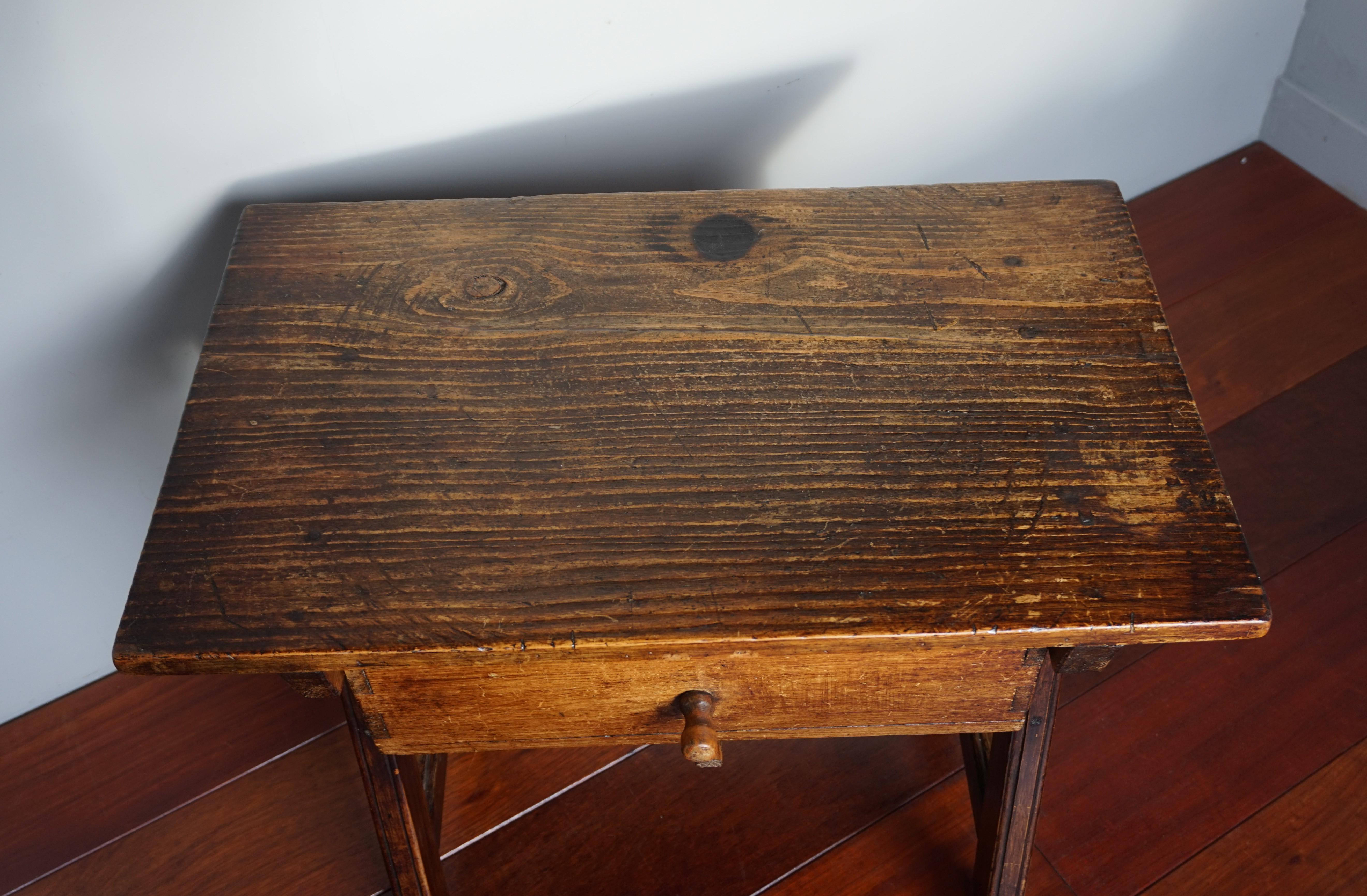 Hand-Crafted Antique and Rustic Early 1800s Wooden Spanish Countryside Pay Table with Drawer