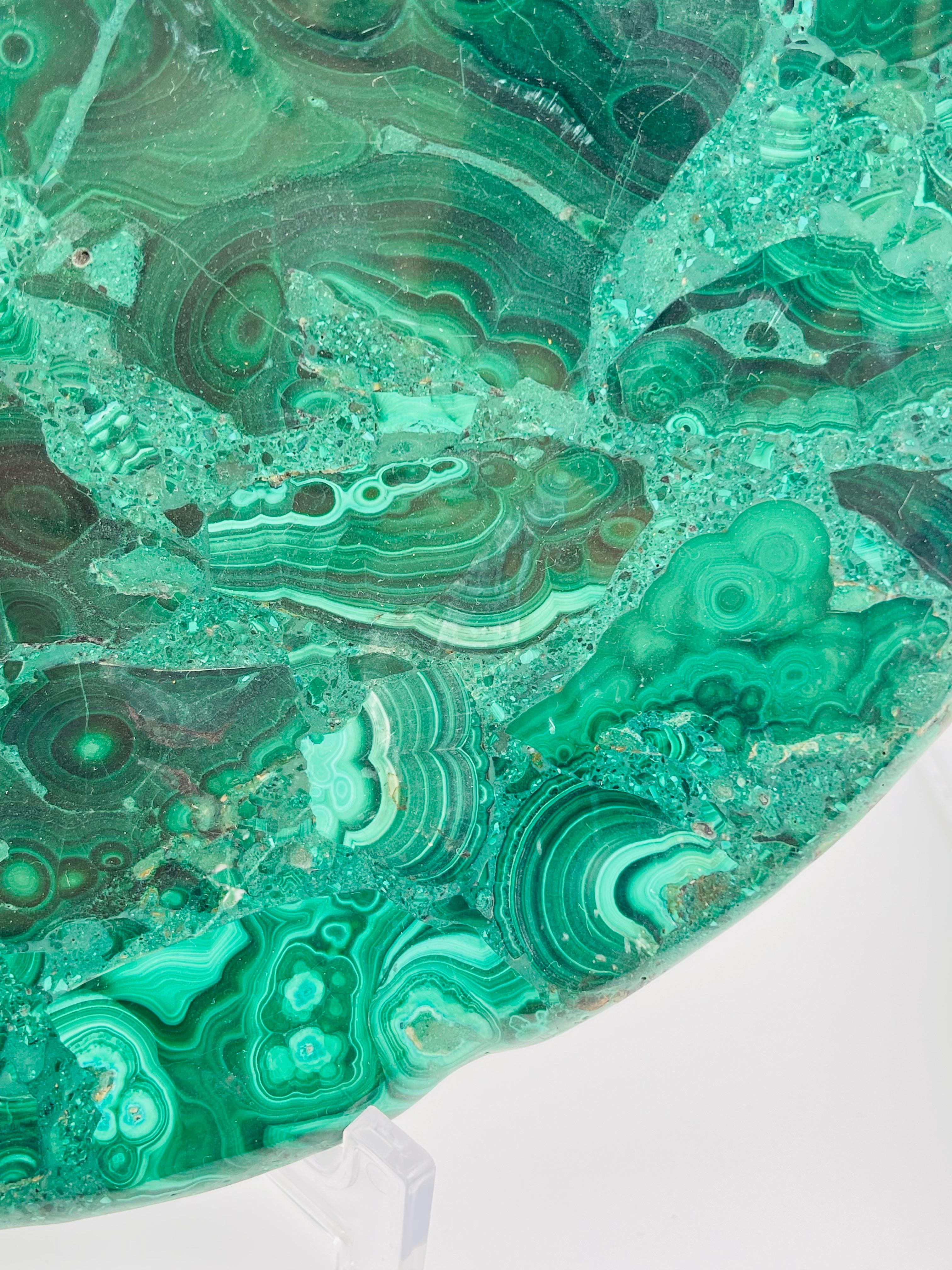 XIX secolo Ciotola/piatto in malachite antica e solida, peso 1,85 kg/4,07 lbs in vendita