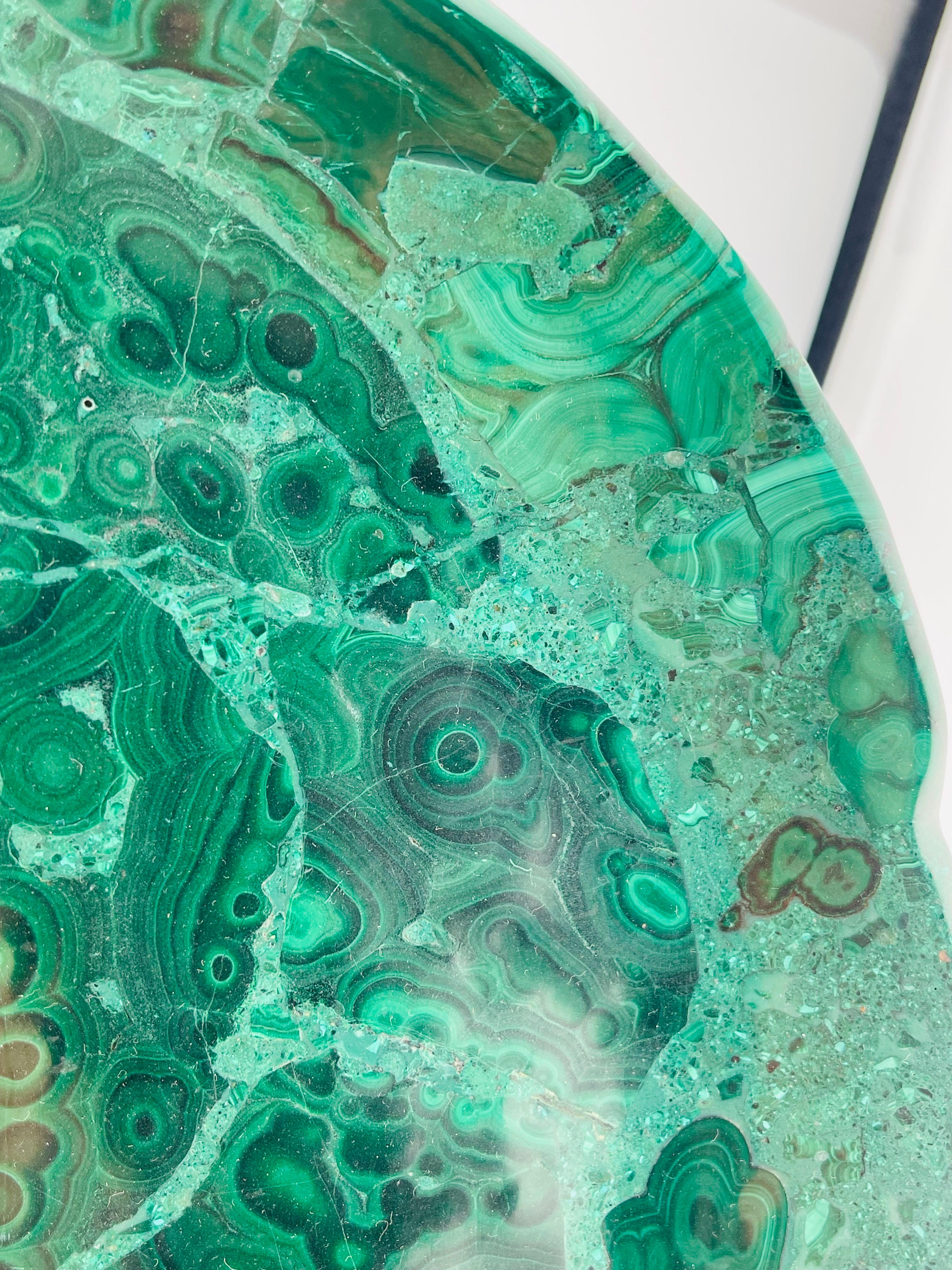 Malachite Ciotola/piatto in malachite antica e solida, peso 1,85 kg/4,07 lbs in vendita