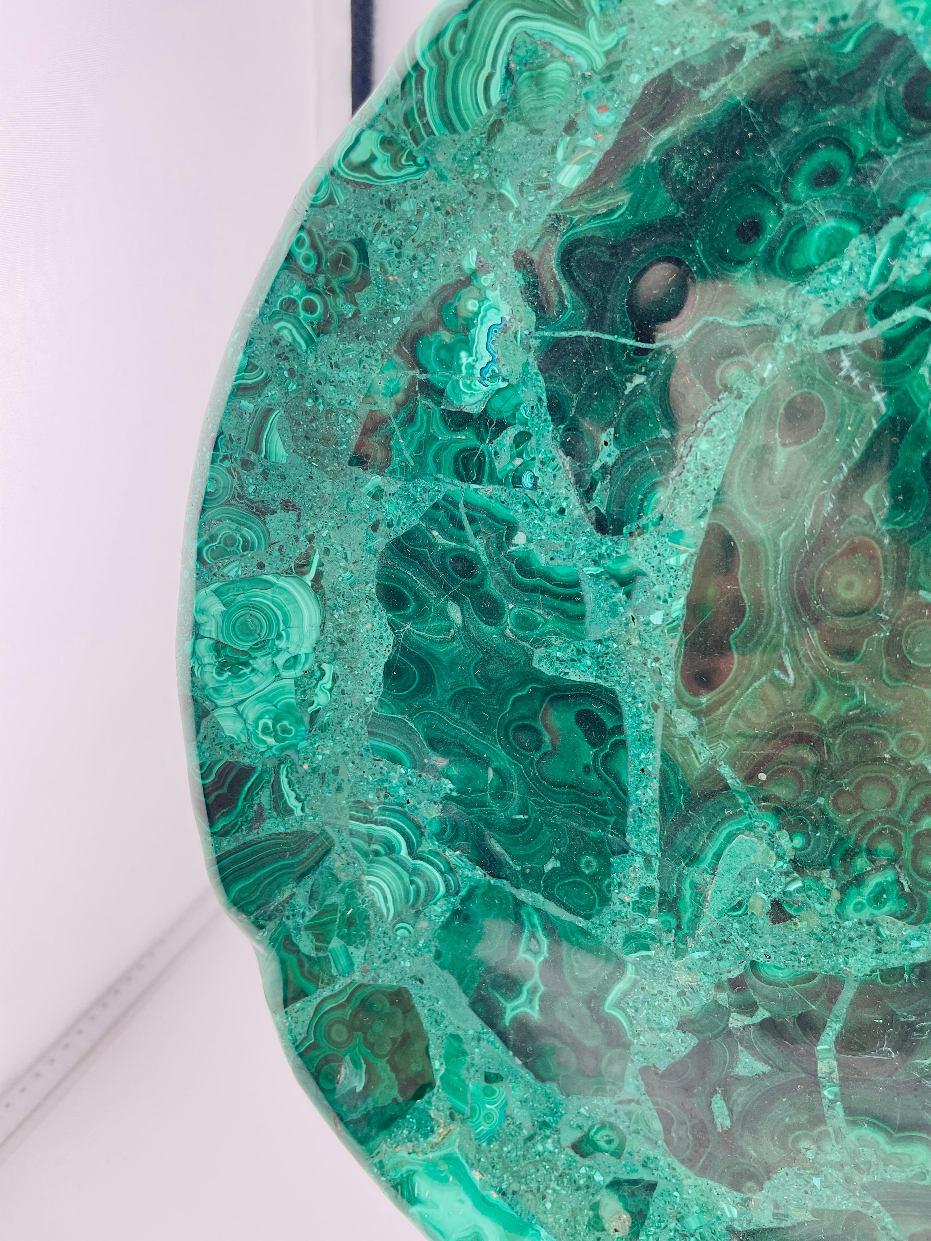 Ciotola/piatto in malachite antica e solida, peso 1,85 kg/4,07 lbs in vendita 2