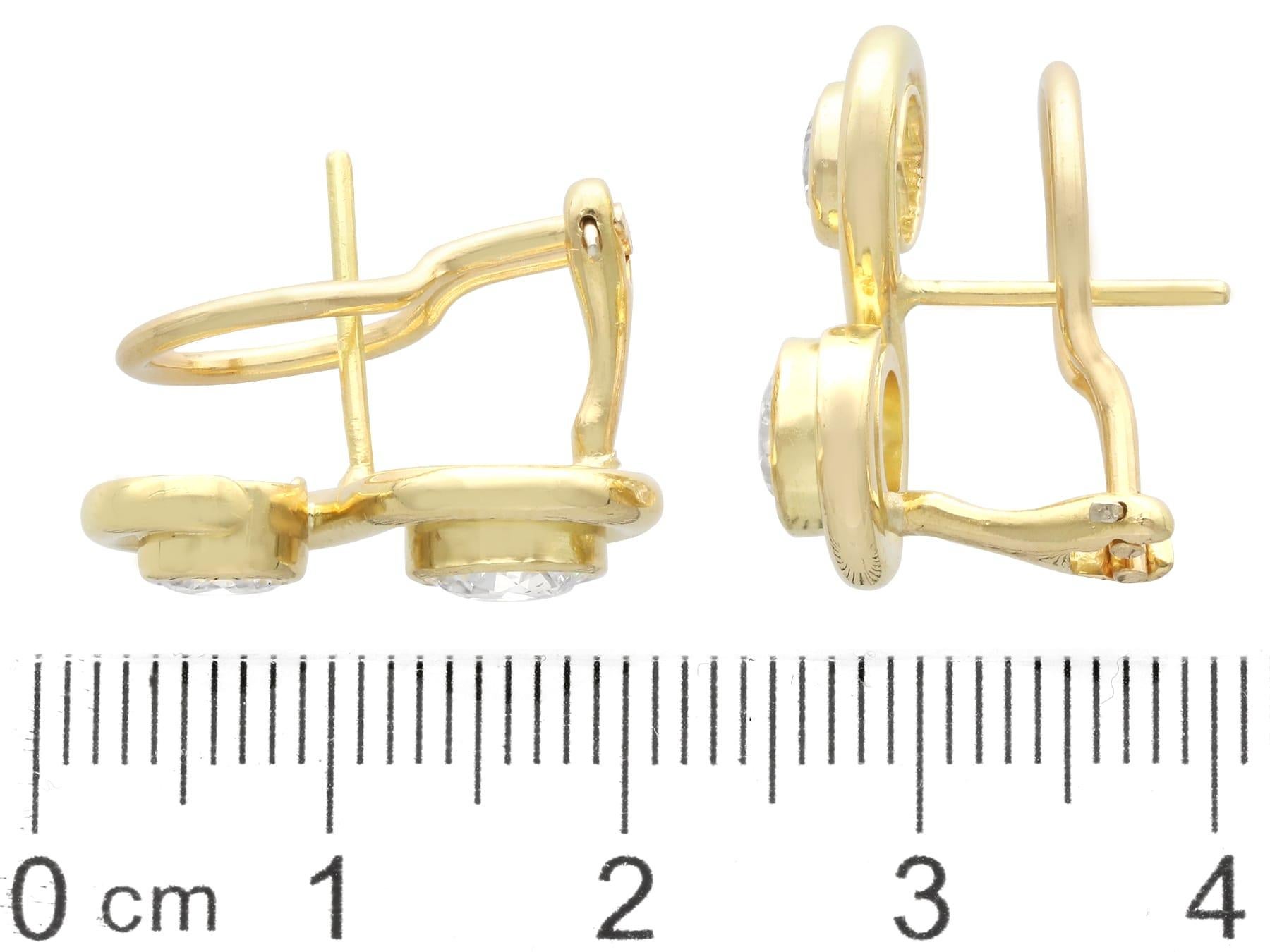 Antique and Vintage 2.48 Carat Diamond and 18k Yellow Gold Earrings For Sale 2