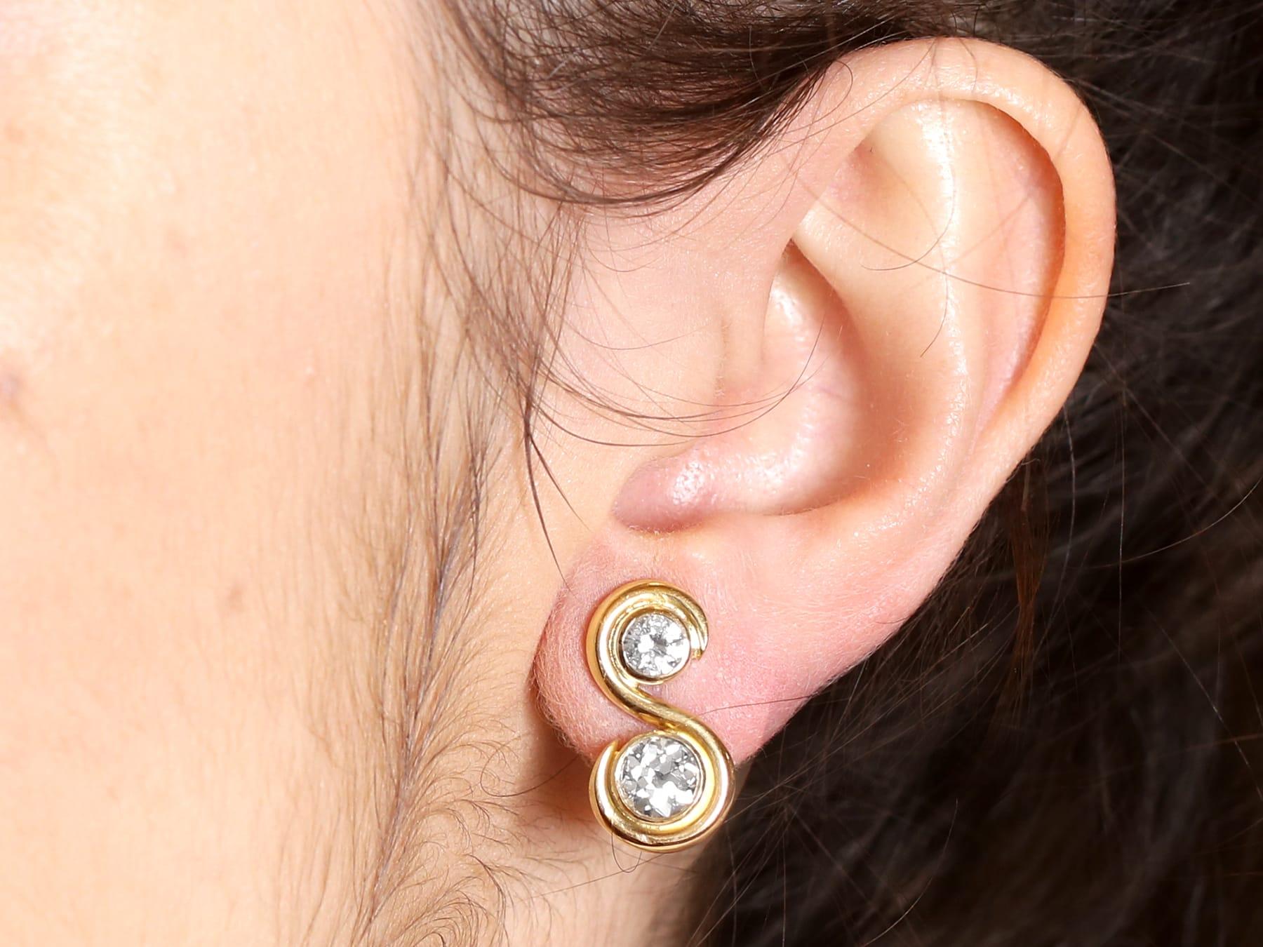 Antique and Vintage 2.48 Carat Diamond and 18k Yellow Gold Earrings For Sale 3