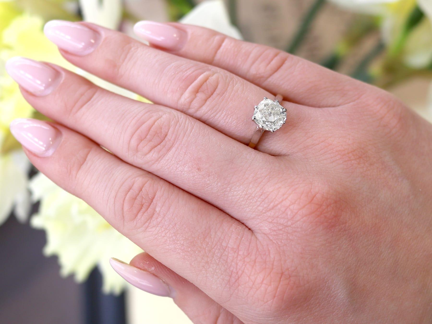 Anillo de compromiso solitario de oro amarillo de 18k y diamantes antiguos y vintage de 2,58 quilates en Excelente estado para la venta en Jesmond, Newcastle Upon Tyne