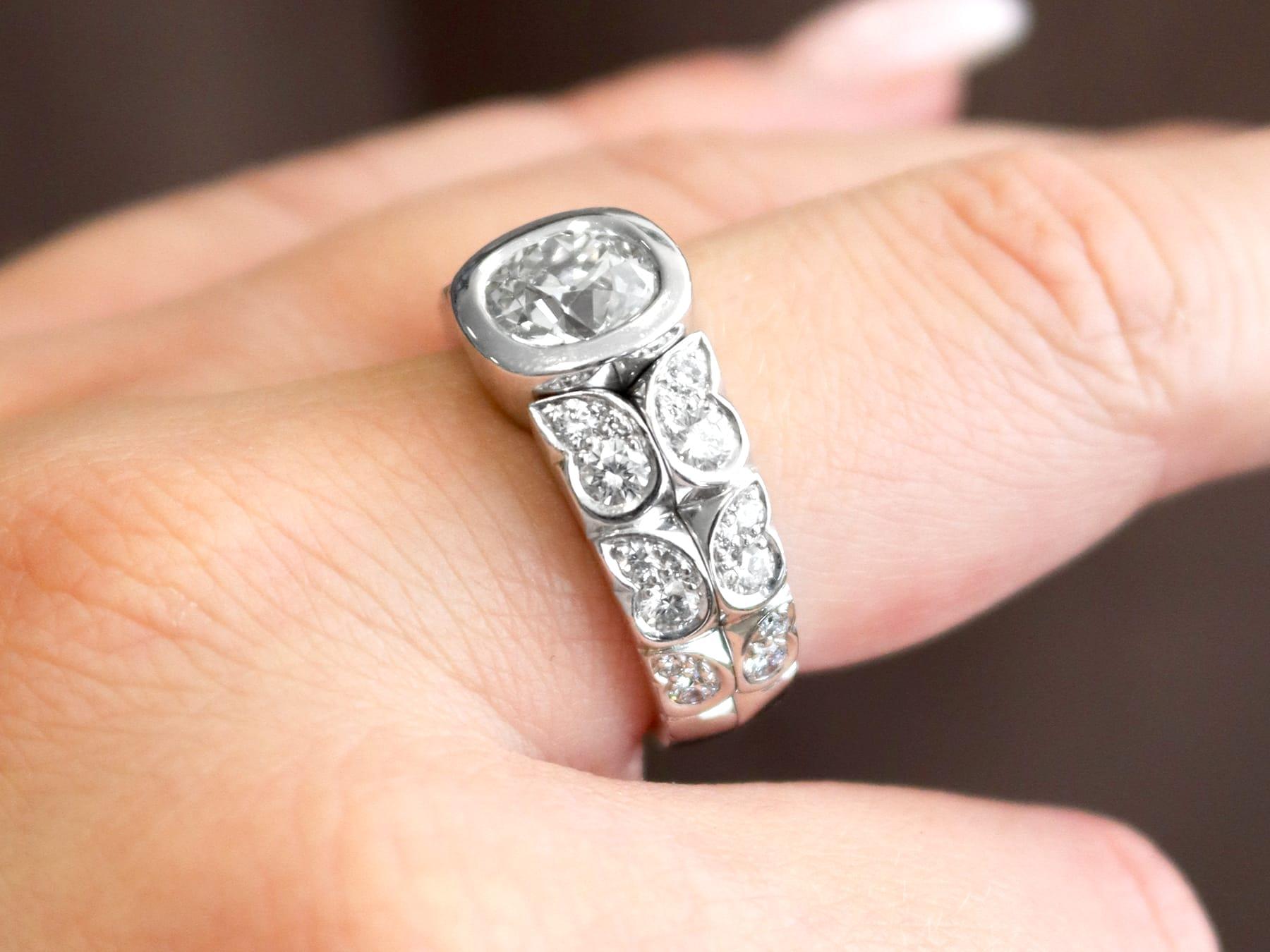 Antik und Vintage By 3,22ct Diamant und 18k Weißgold Ring für Damen oder Herren im Angebot