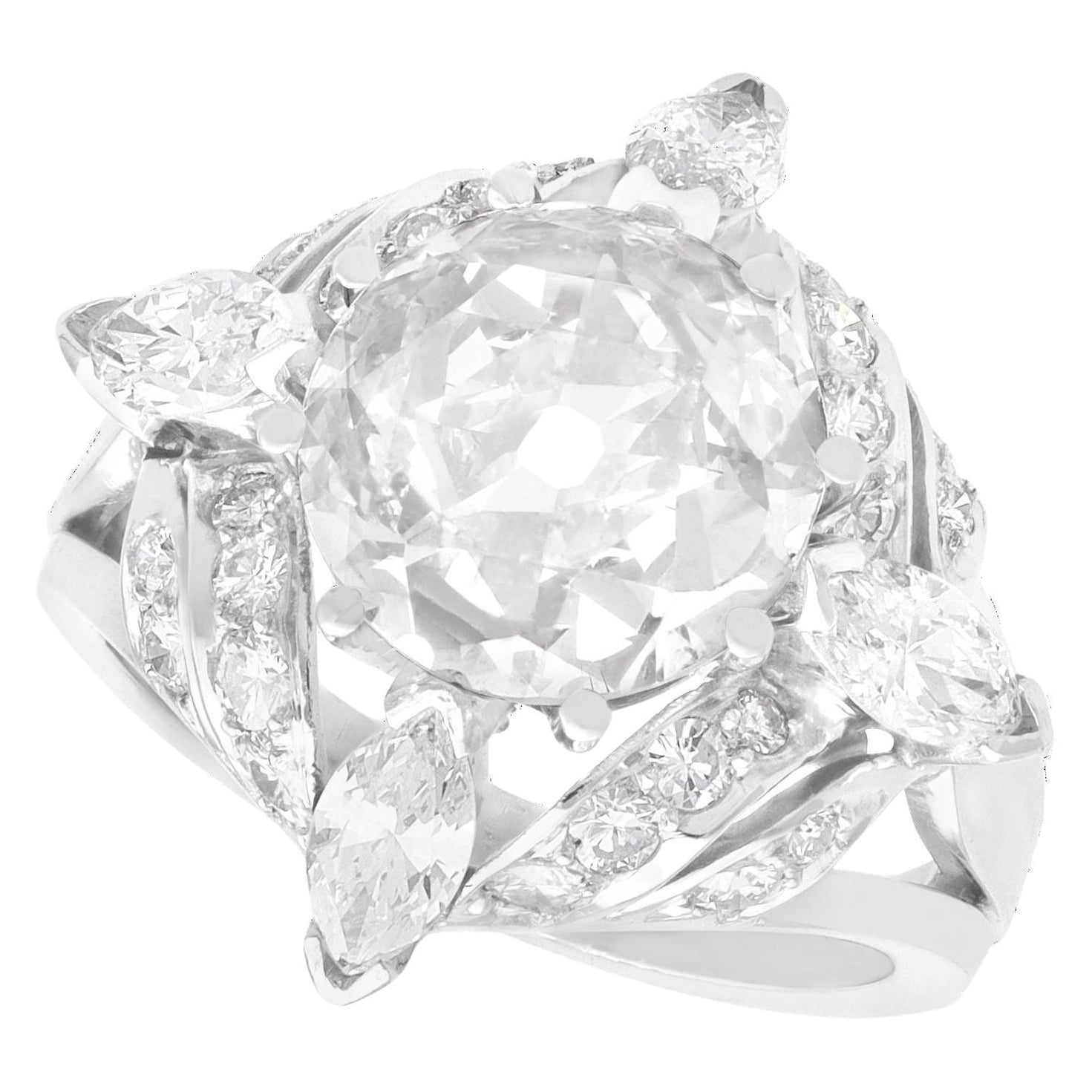 Anillo de cóctel antiguo y vintage de diamantes y platino de 4,74 quilates