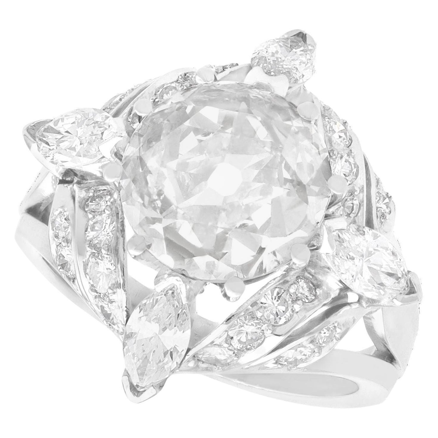 Anello da cocktail antico e vintage con diamante e platino da 4,74 carati