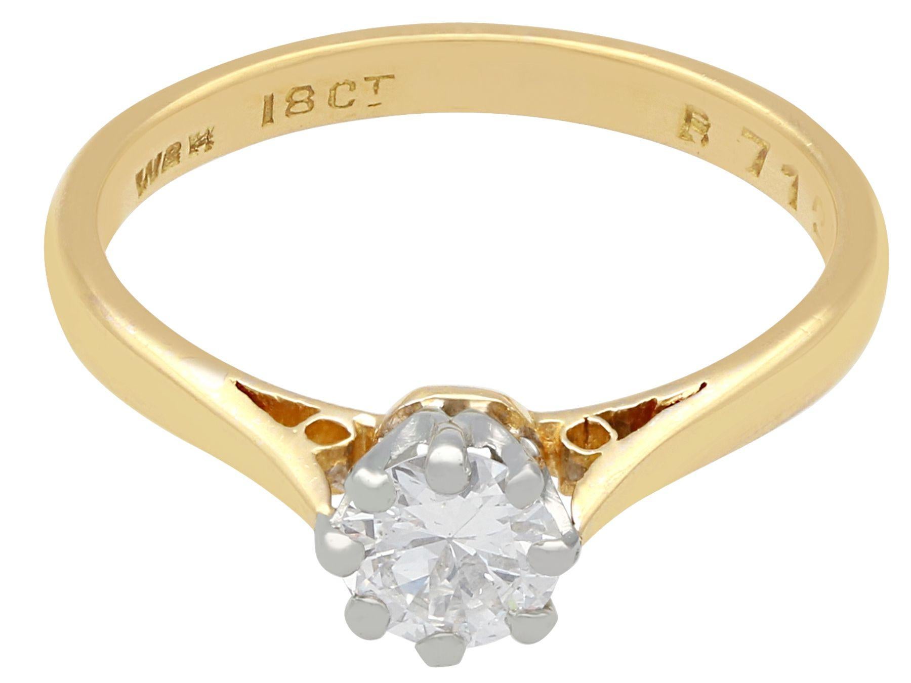 Anillo de compromiso solitario antiguo y vintage de diamantes y oro amarillo en venta 1