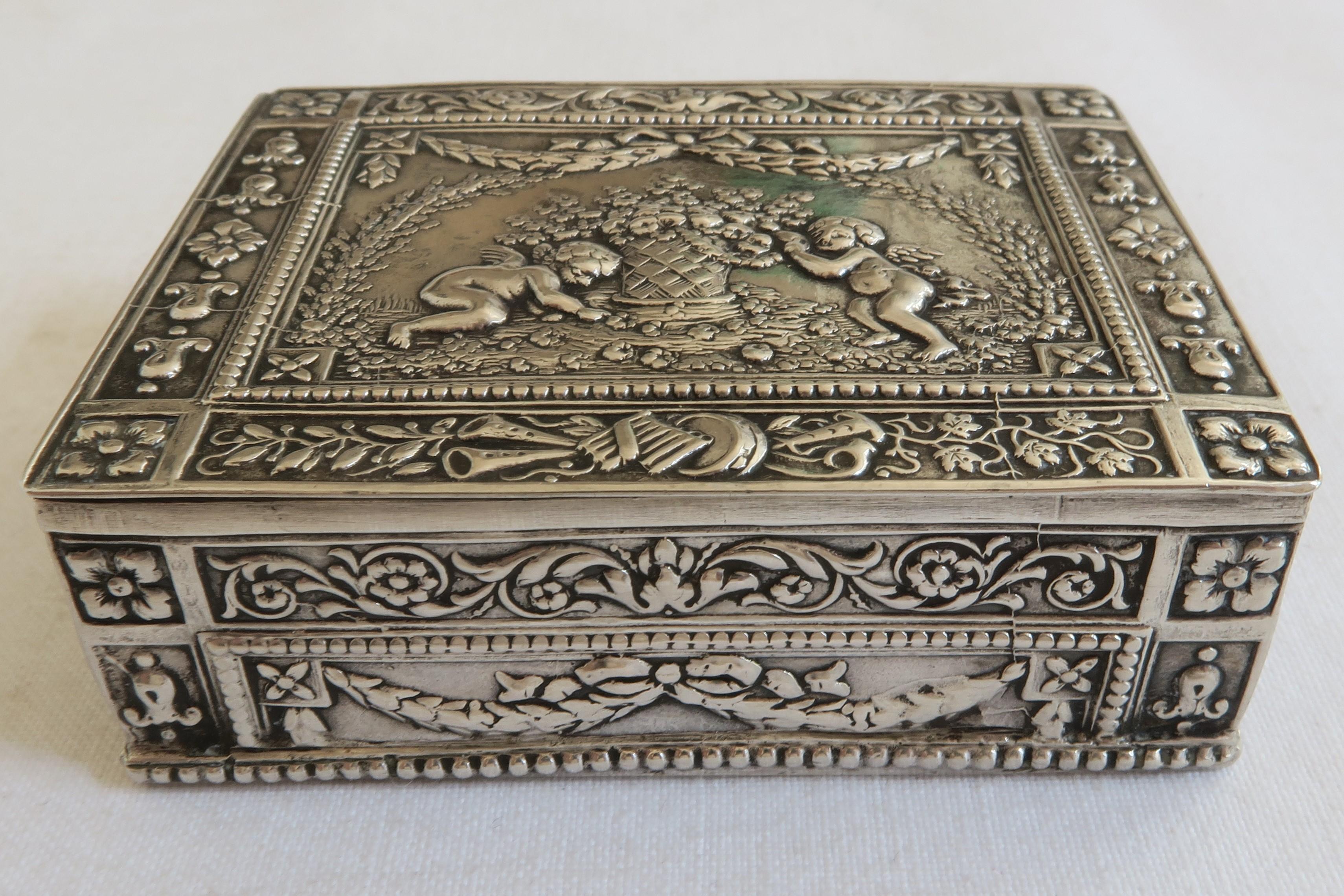 Antique Angel Motif Sterling Silver Snuff Box For Sale 3