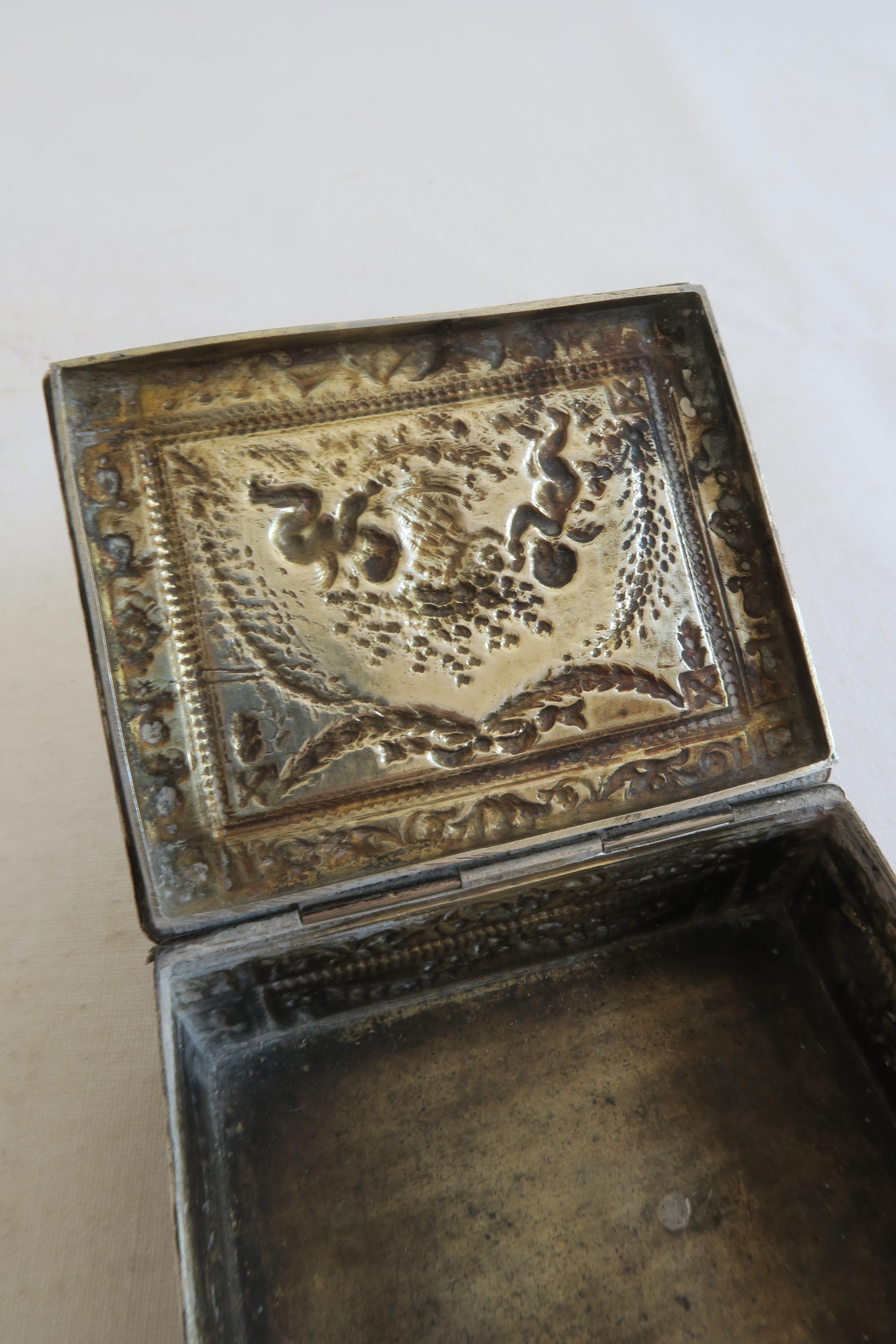 Antique Angel Motif Sterling Silver Snuff Box For Sale 1