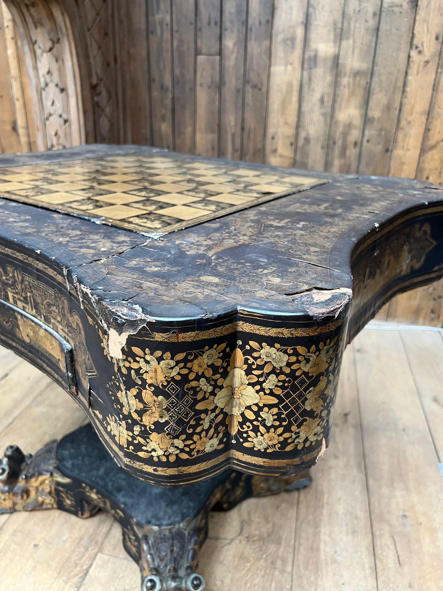 Ancienne table à jeux laquée de style anglo-chinois, vers 1850 en vente 5