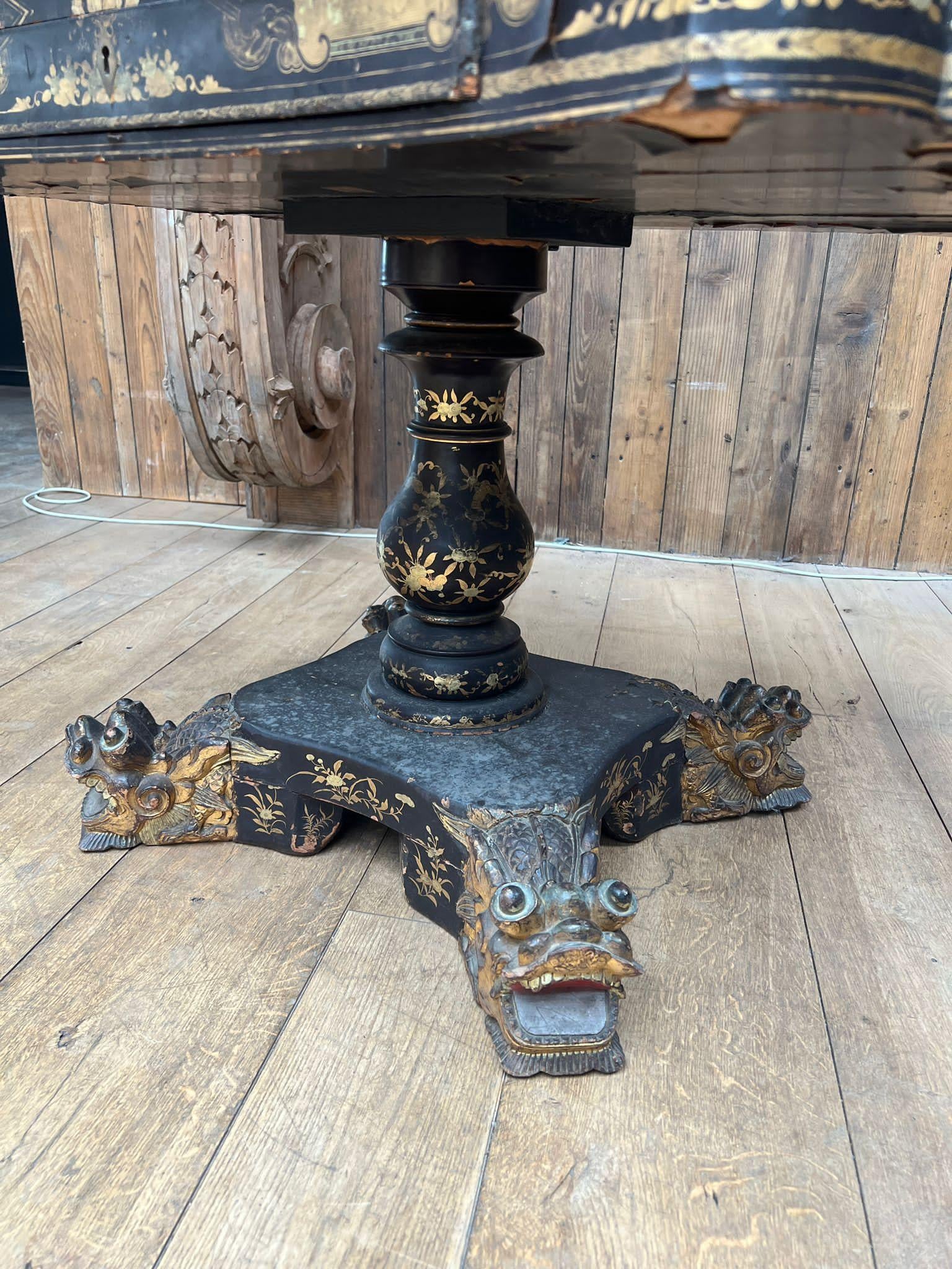 Ancienne table à jeux laquée de style anglo-chinois, vers 1850 en vente 7