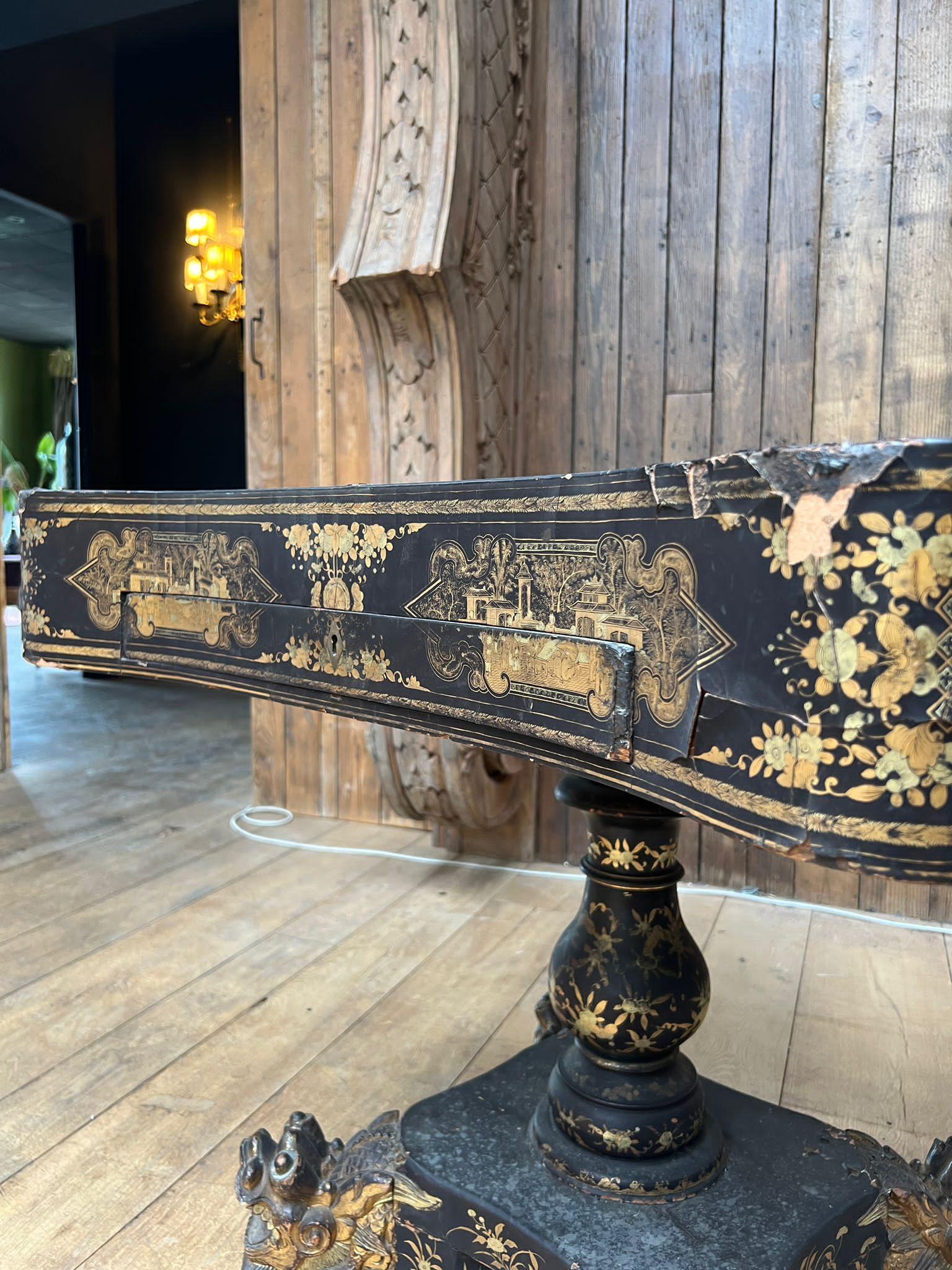 Ancienne table à jeux laquée de style anglo-chinois, vers 1850 Bon état - En vente à TOURCOING, FR