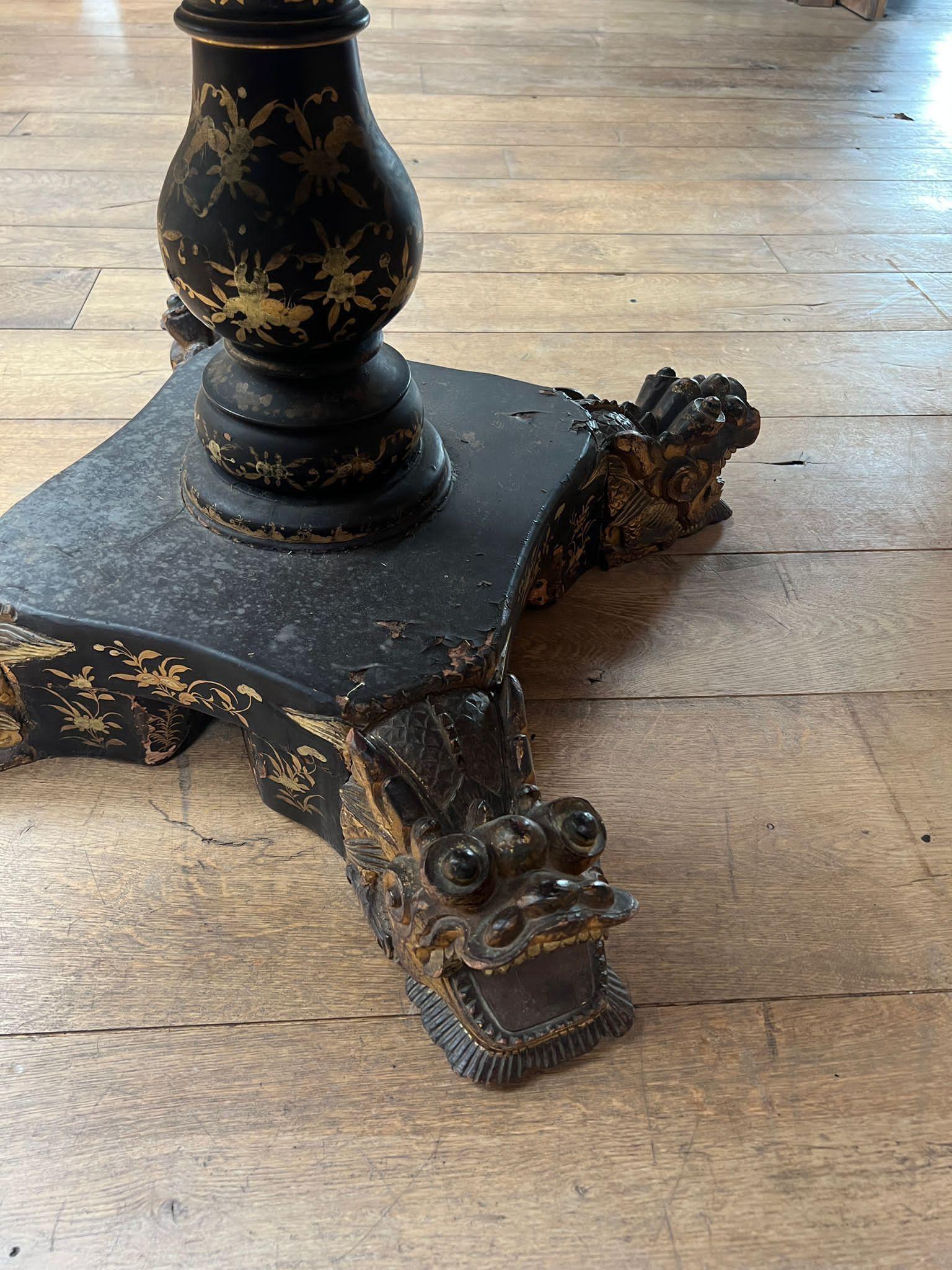 Ancienne table à jeux laquée de style anglo-chinois, vers 1850 en vente 4