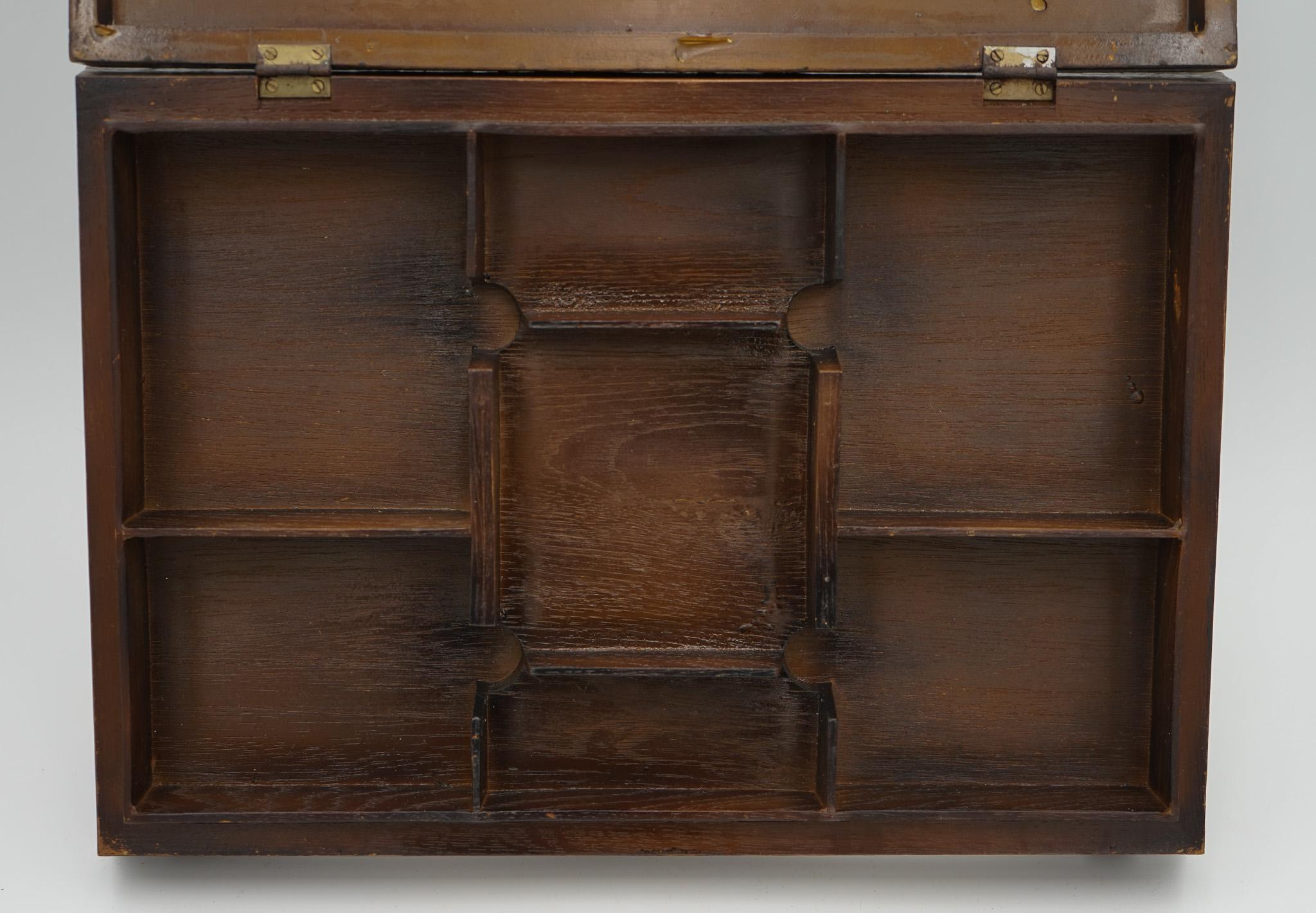 ANTIQUE ANGLO DUTCH CIGAR CO. WILLEM II OAK GLAZED SHOP COUNTER DISPLAY CABiNET For Sale 5