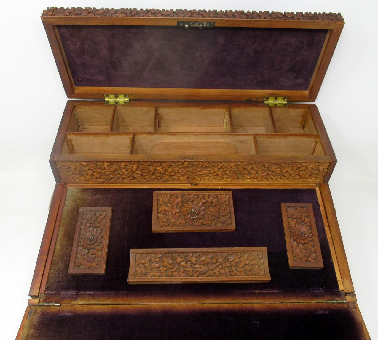 Hand-Carved Antique Anglo-Indian Bombay Carved Sandalwood Writing Slope Box Mid-19th Century