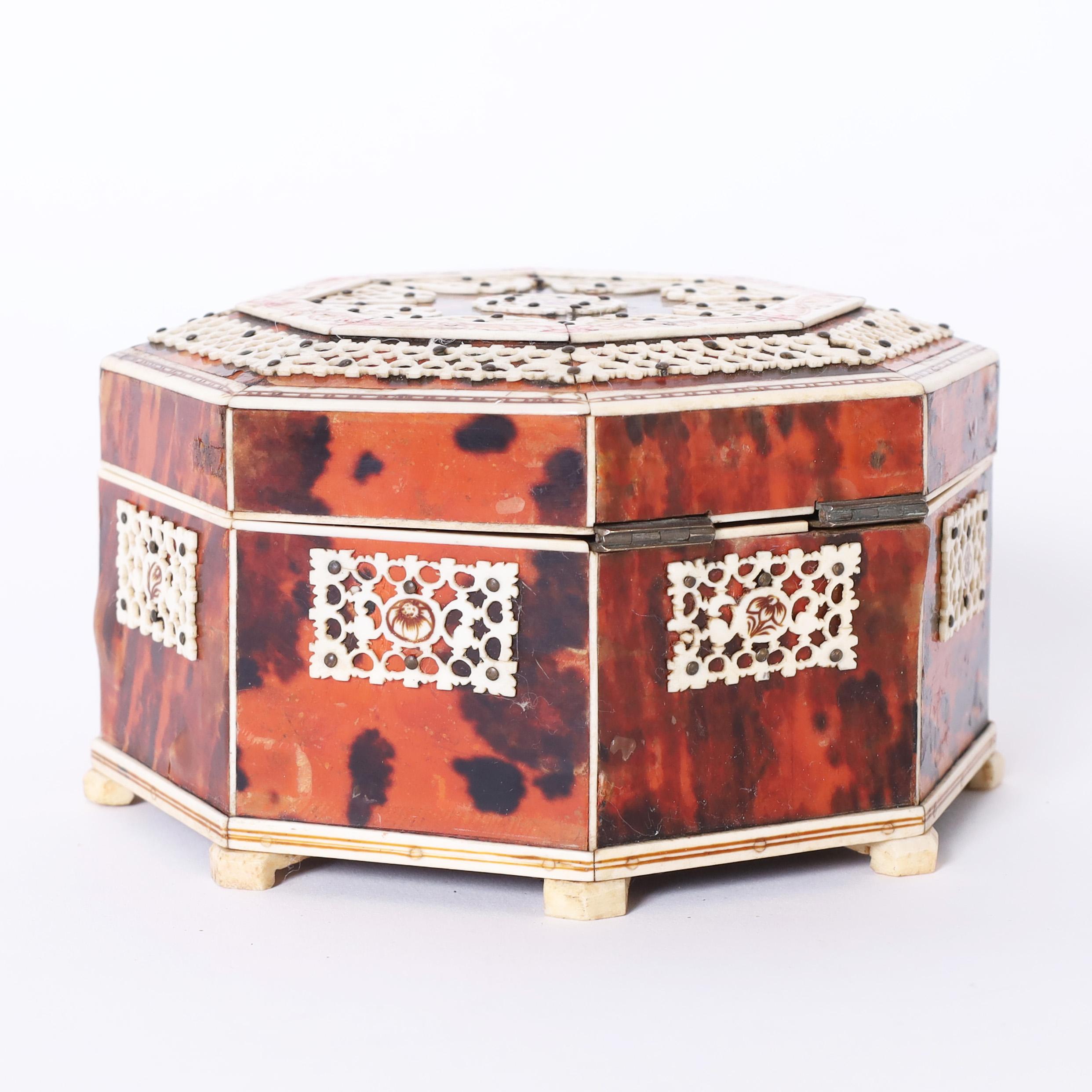 Anglo-Indian Antique Anglo Indian Bone and Tortoise Box For Sale