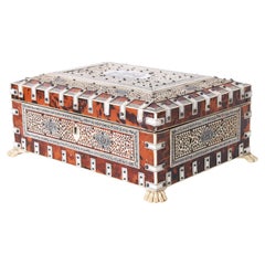 Boîte anglo-indienne ancienne en os et tortue