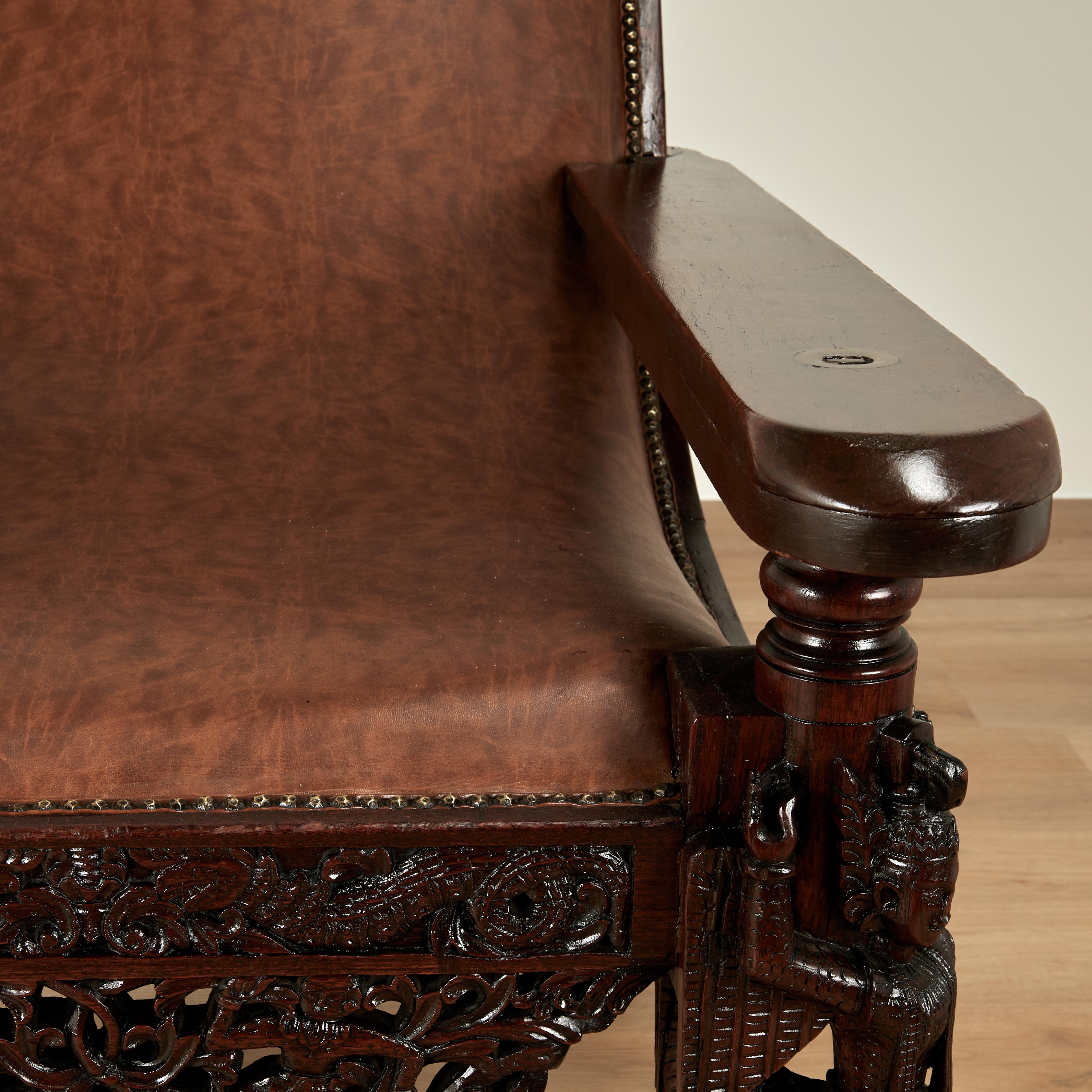 Antike Anglo Indian British Colonial geschnitzt Plantage oder Pflanzer Stuhl (Messing) im Angebot