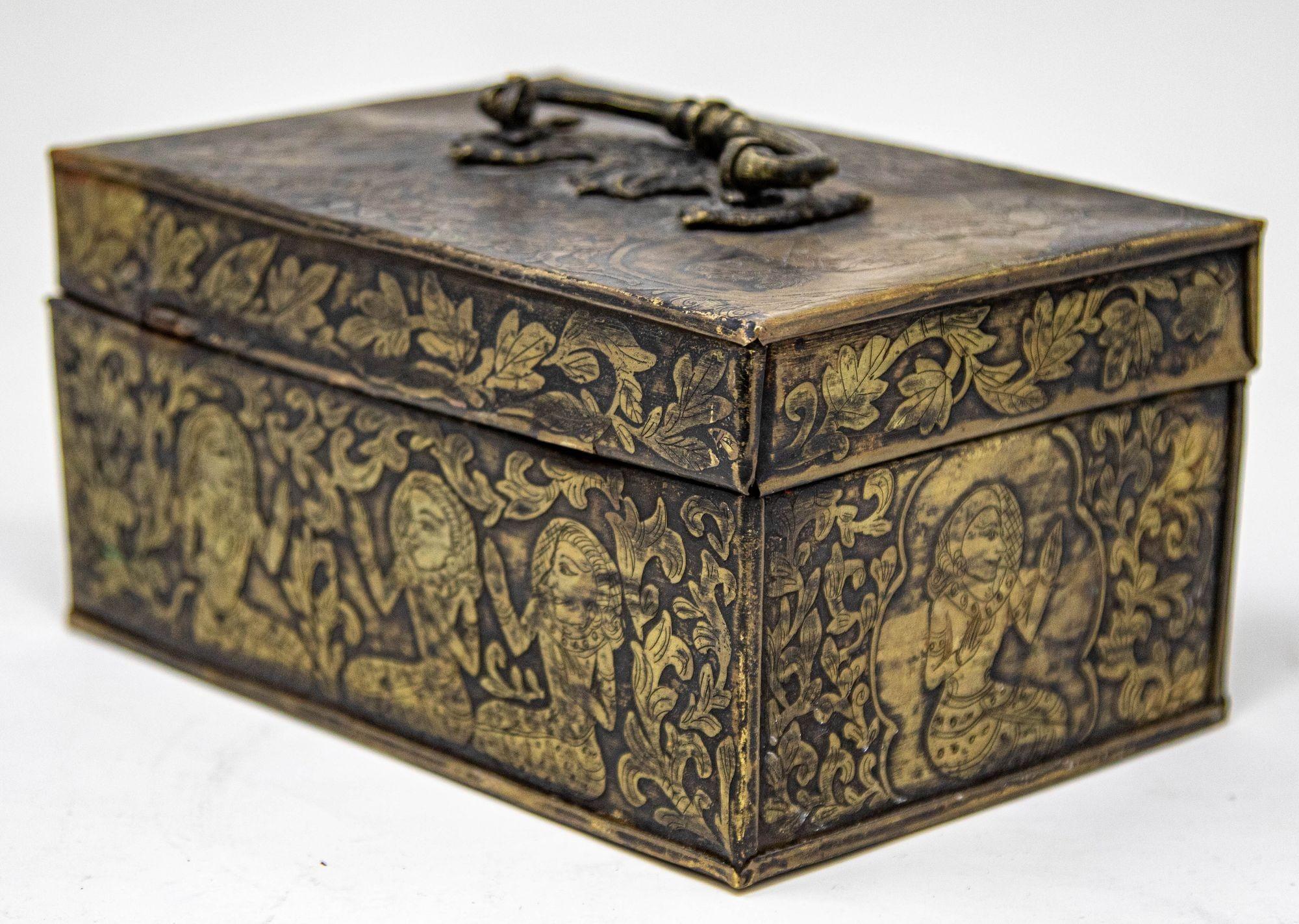 Antiguo joyero angloindio de bronce Angloindio en venta
