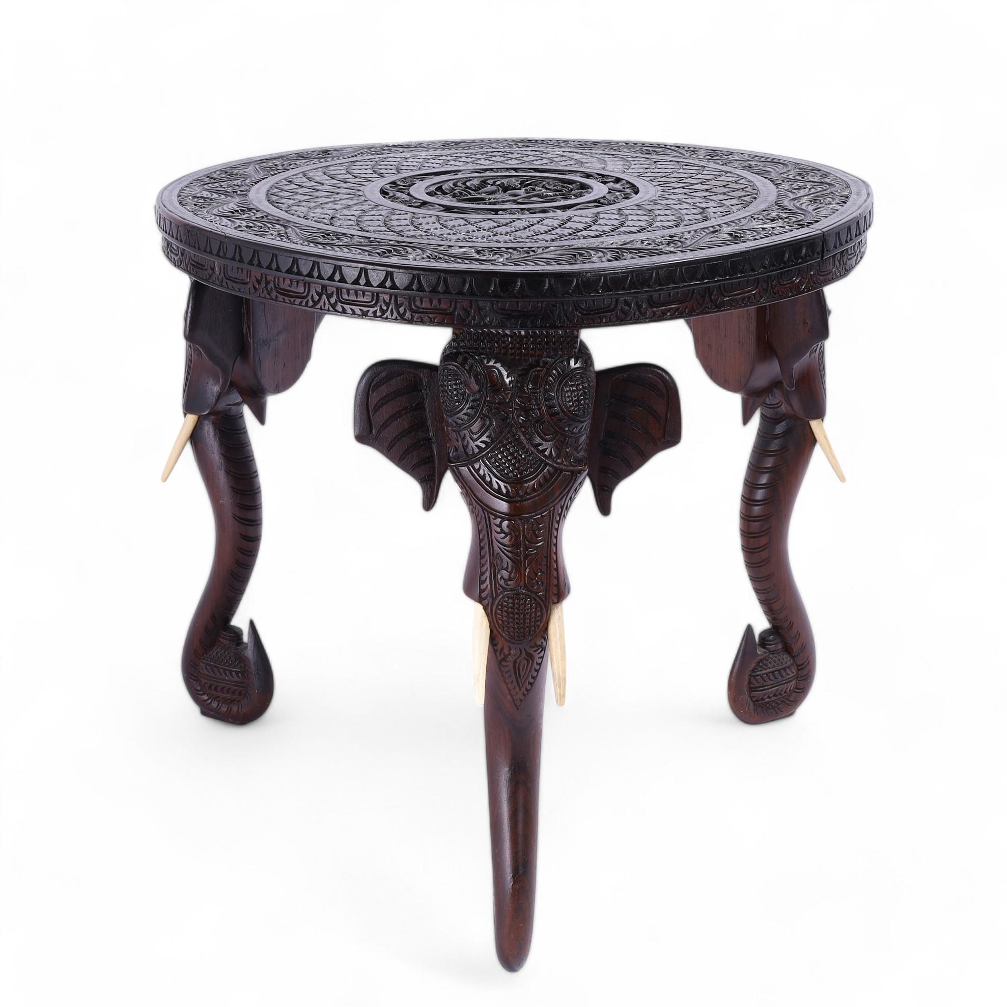 Indien Table ou Stand ancien pour éléphant sculpté anglo-indien en vente
