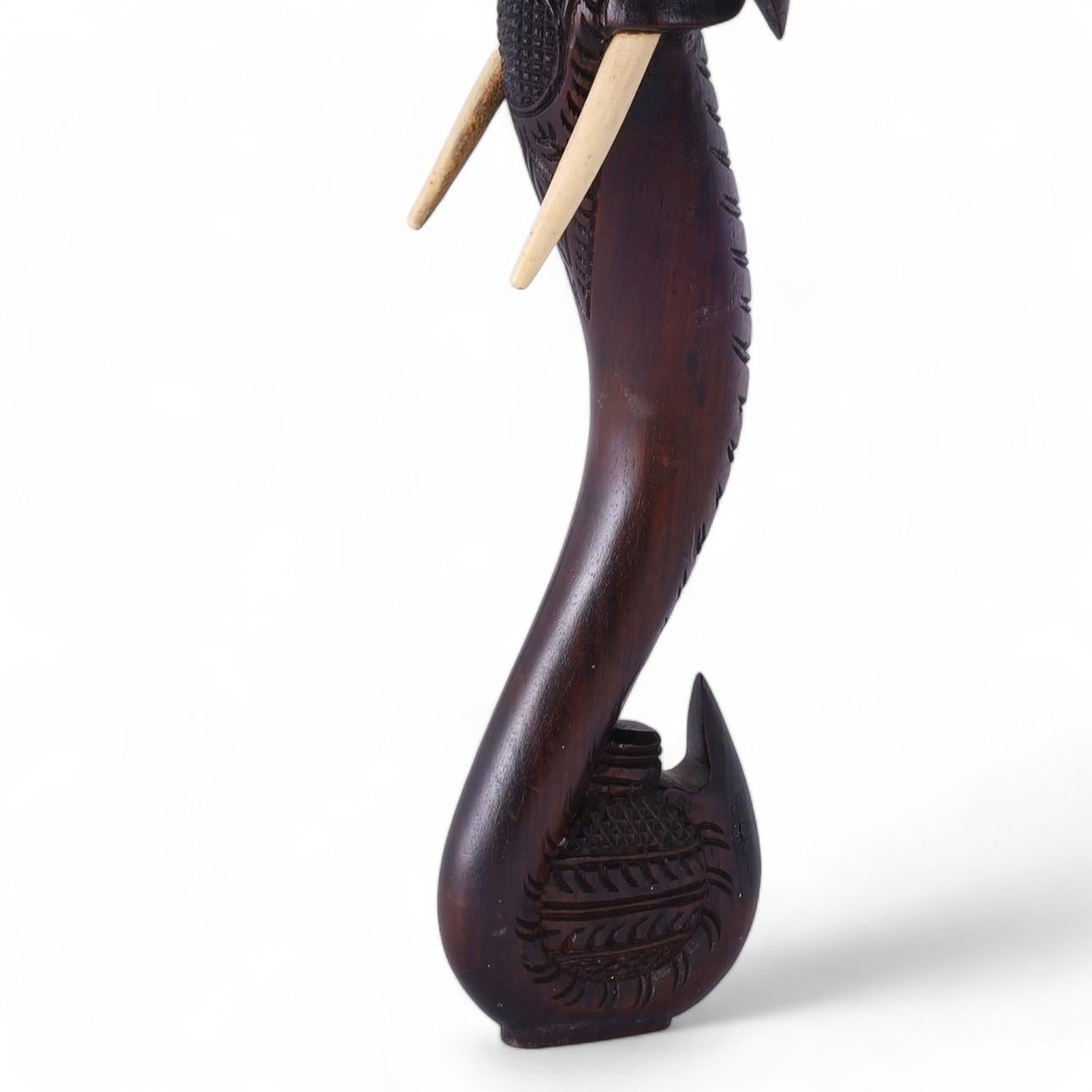 Table ou Stand ancien pour éléphant sculpté anglo-indien Bon état - En vente à Palm Beach, FL