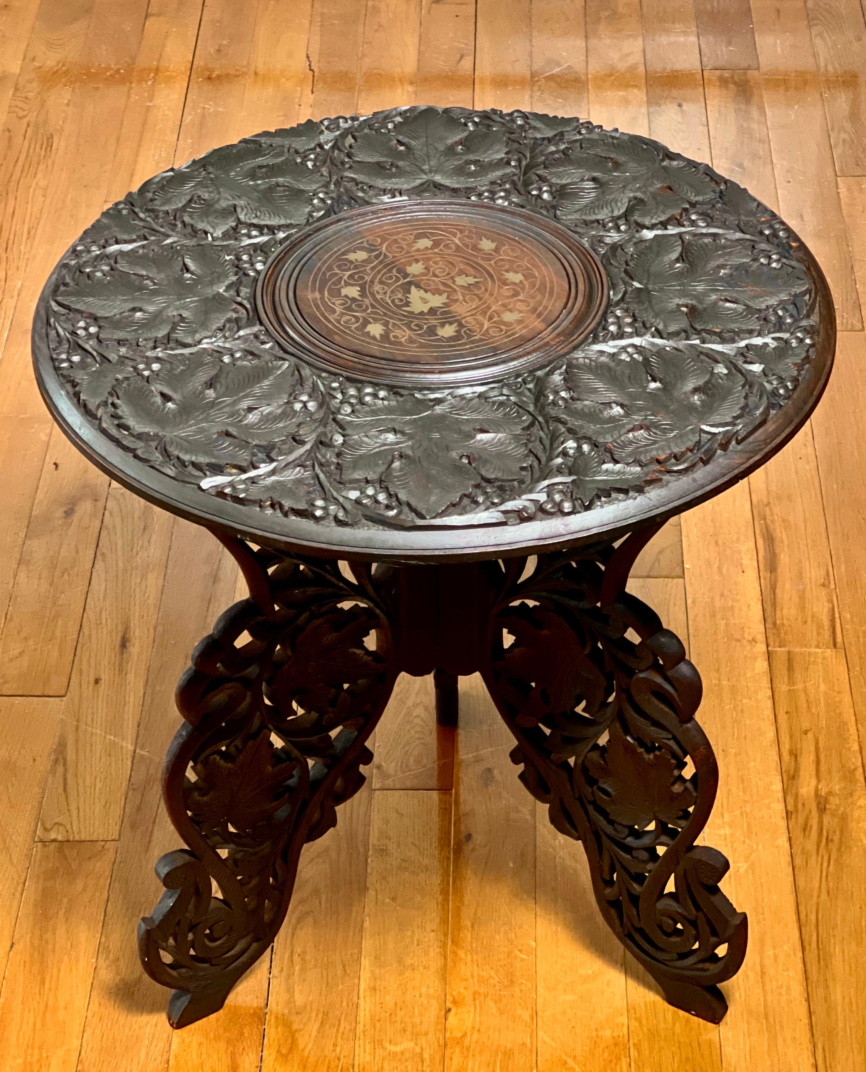 20ième siècle Antique Anglo-Indian Carved Hardwood Round Campaign Side Table en vente