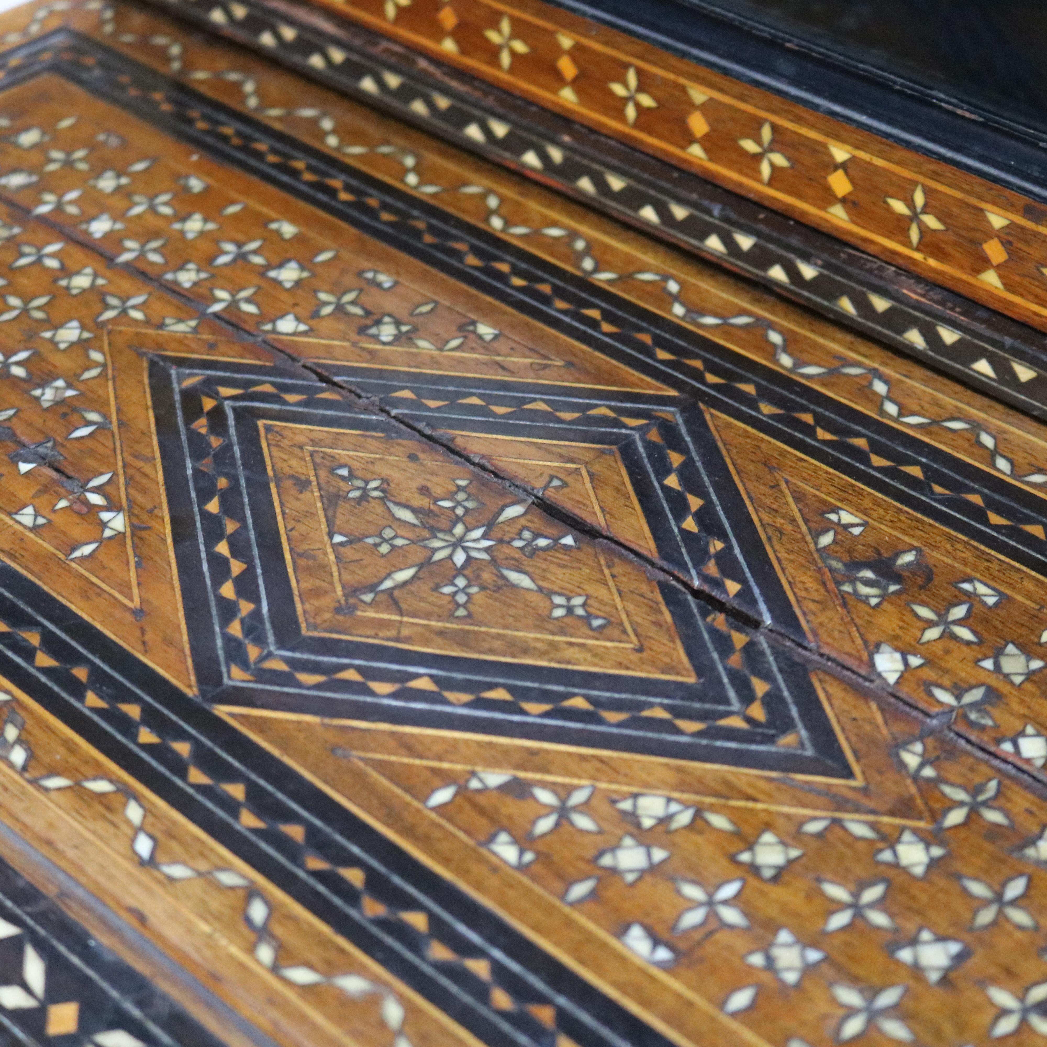 Antigua vitrina angloindia con incrustaciones de hueso C1880 4