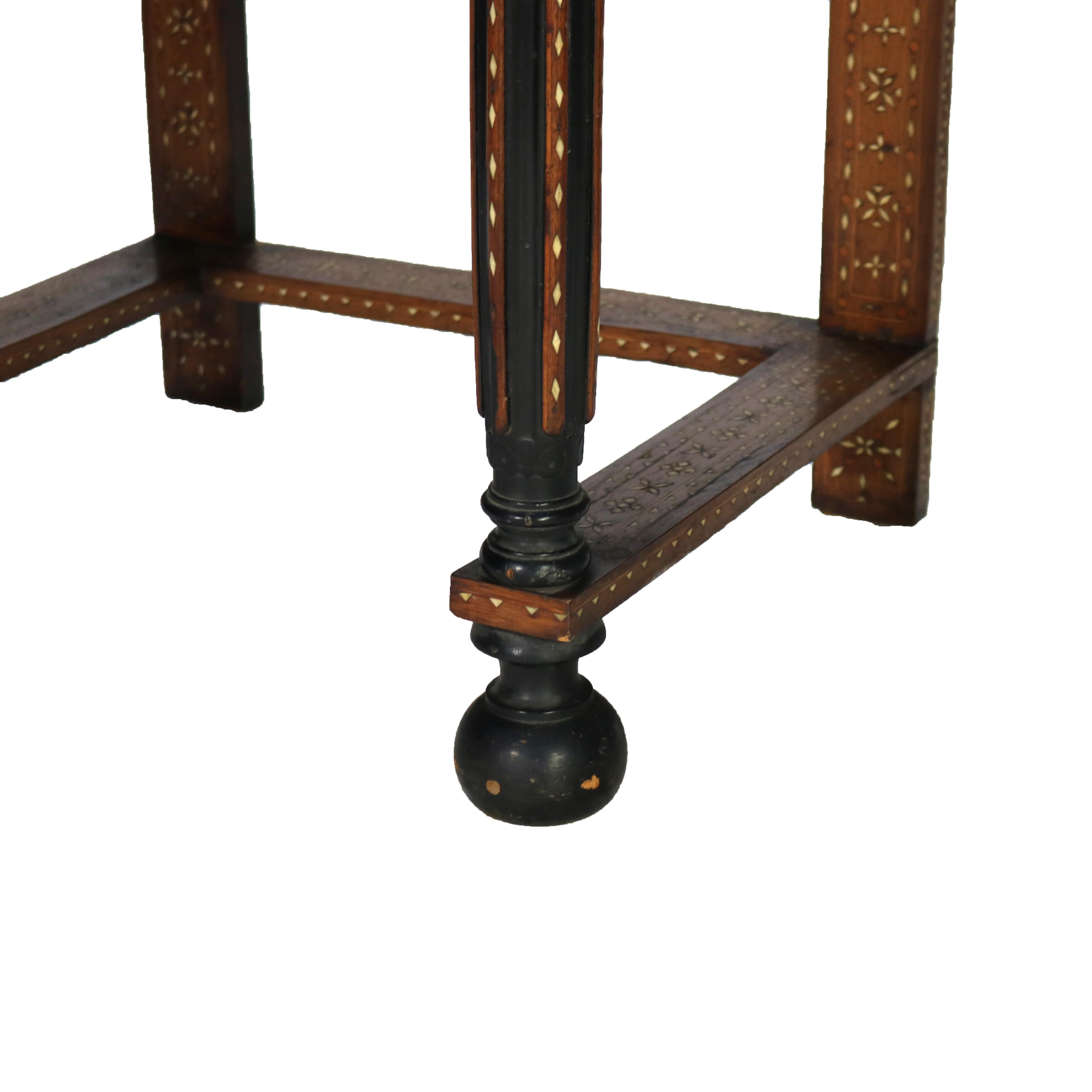 Antigua vitrina angloindia con incrustaciones de hueso sin firmar C1880.   
38 7/8