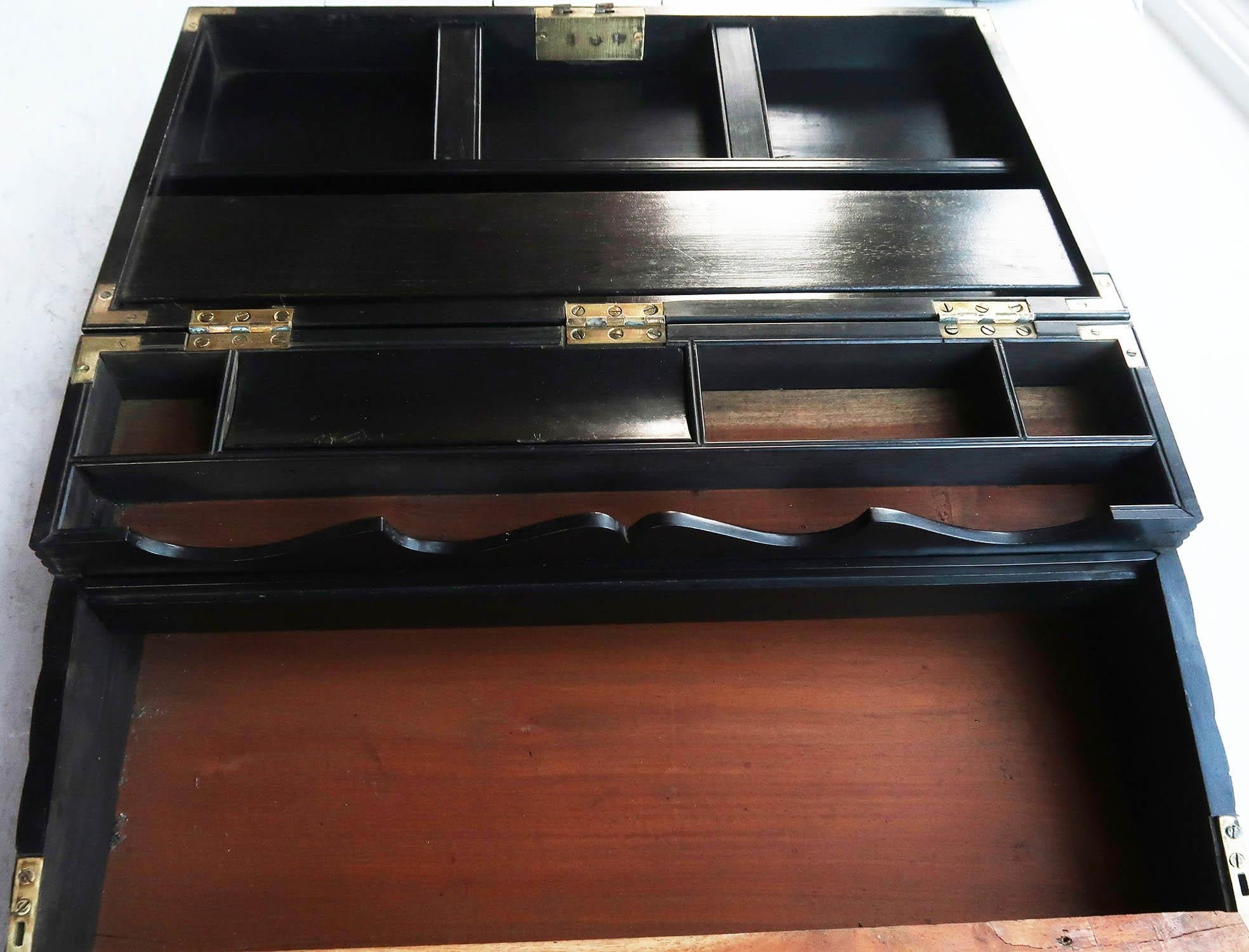 Antigua caja de escritura angloindia acanalada con cajones secretos. Principios del siglo XIX en venta 4