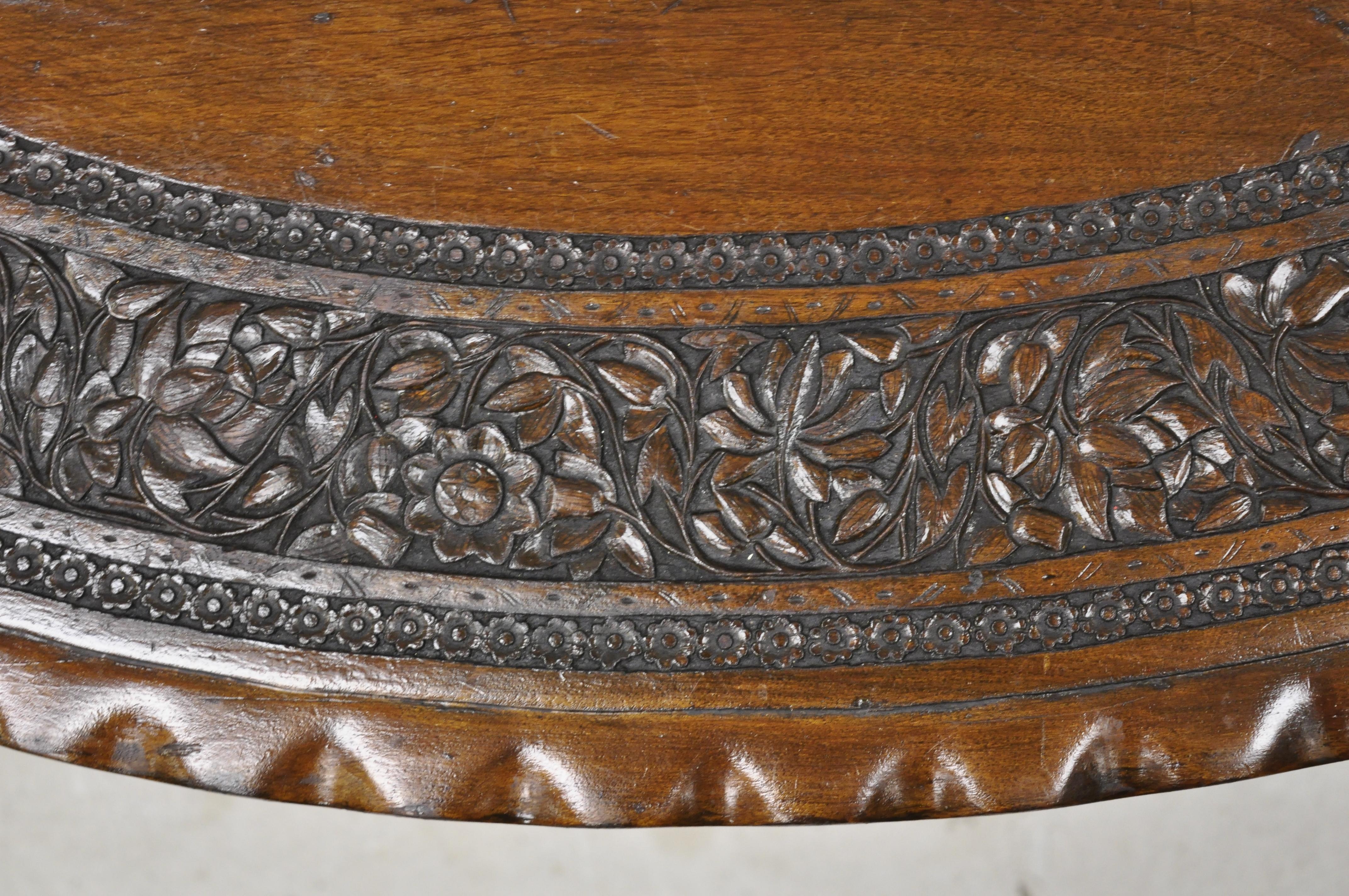 Antique Anglo Indian Georgian Small Paw Feet Oval Mahogany Coffee Table 'A' In Good Condition In Philadelphia, PA
