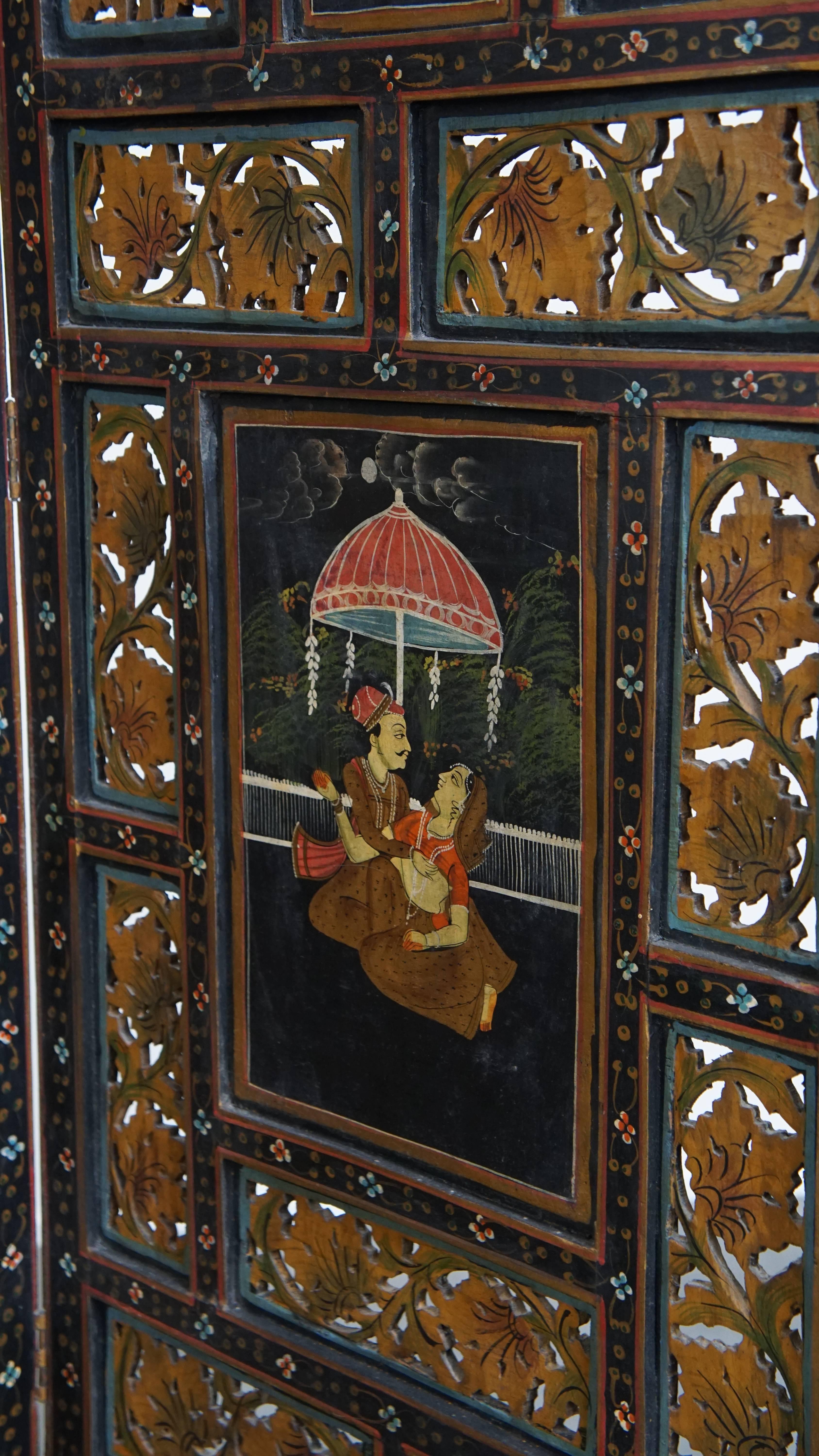 Antique Anglo-Indian Hand-Painted Wooden Room Divider from the Late 19th Century In Fair Condition For Sale In Harderwijk, NL