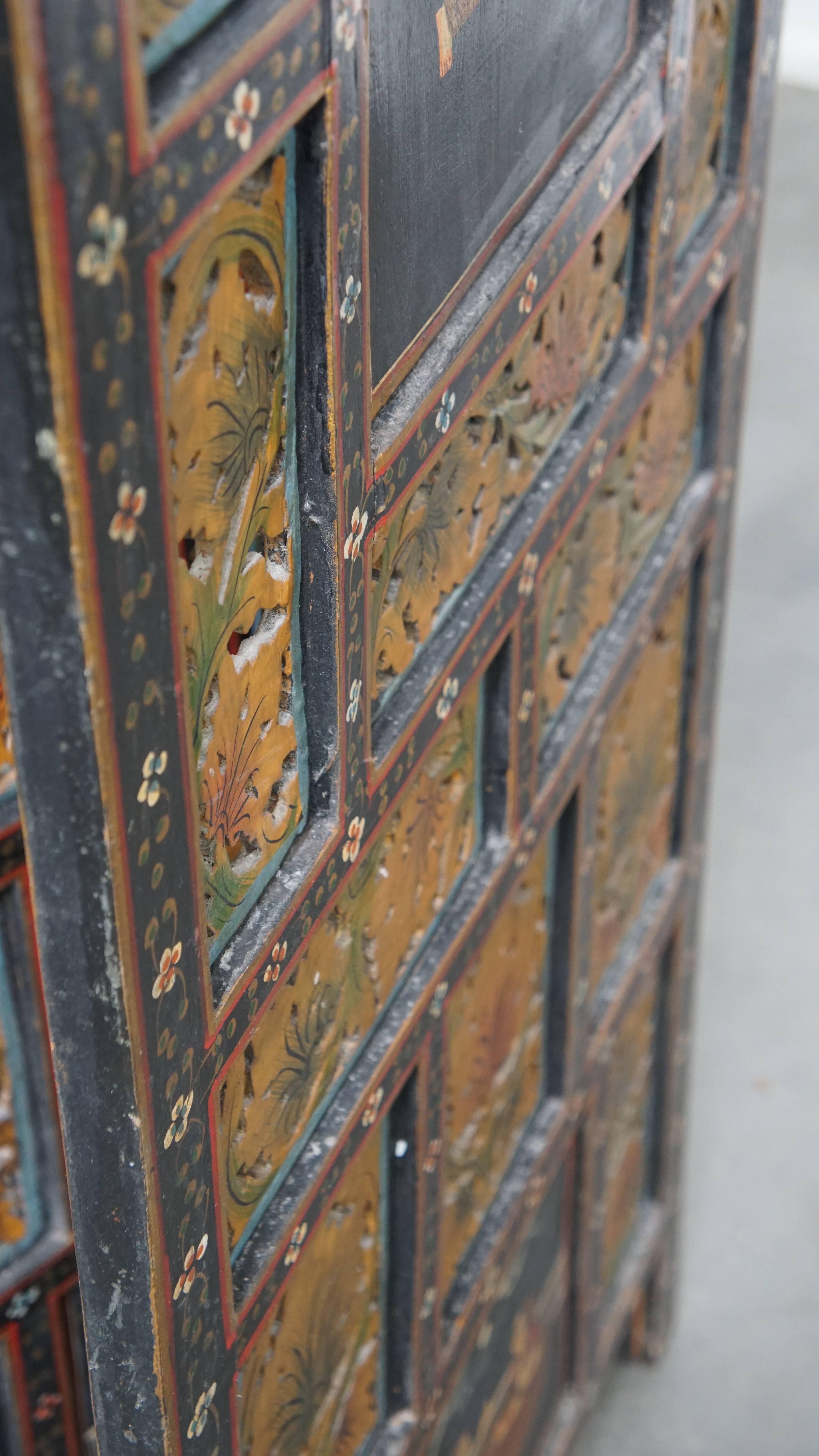 Antique Anglo-Indian Hand-Painted Wooden Room Divider from the Late 19th Century For Sale 3