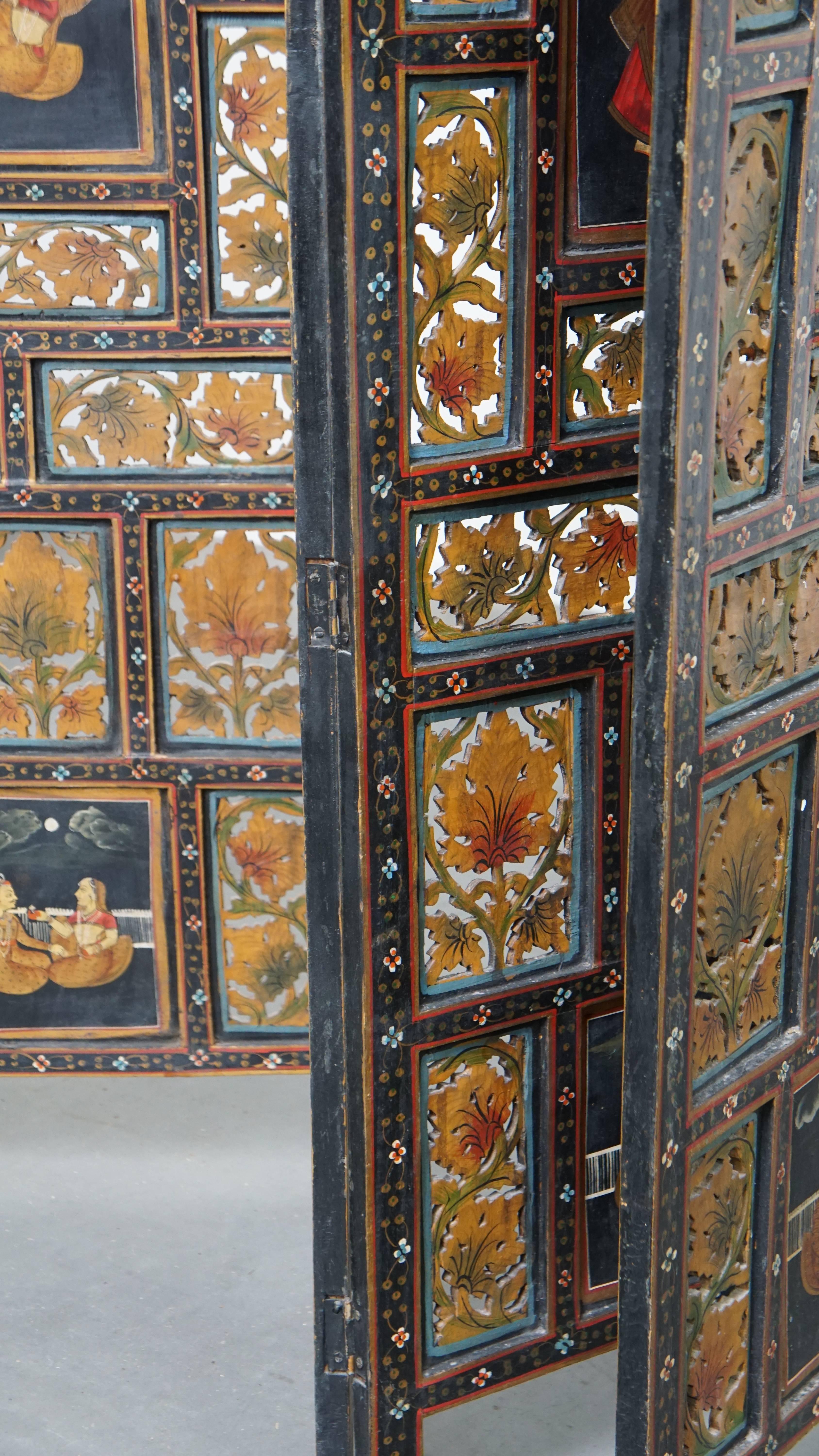 Antique Anglo-Indian Hand-Painted Wooden Room Divider from the Late 19th Century For Sale 4
